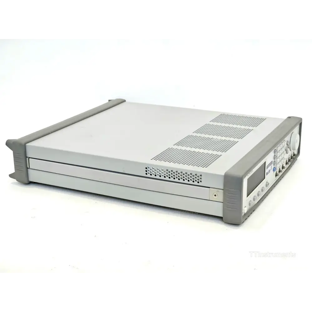 Agilent 81130A front panel close-up showing screen condition