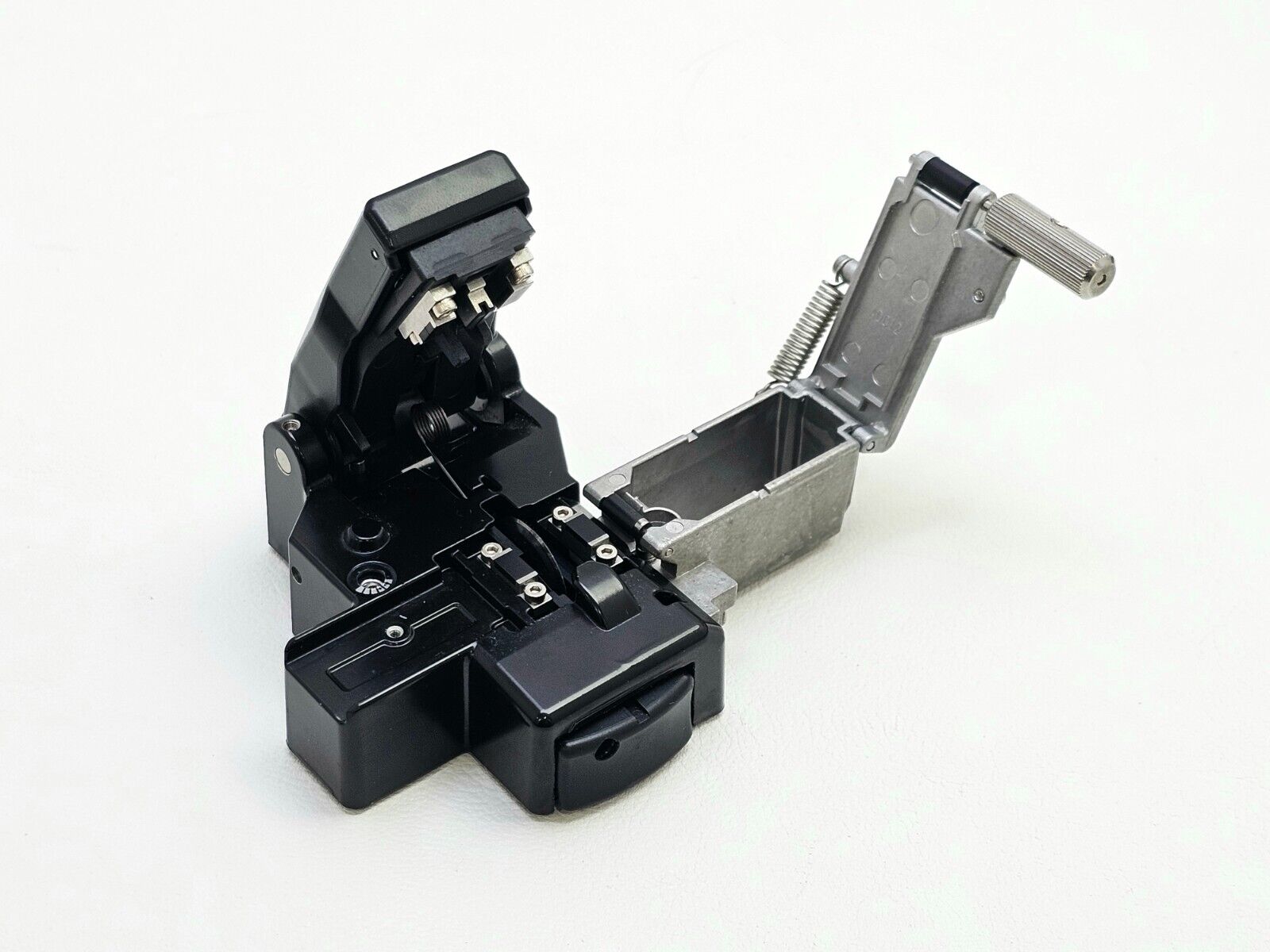 Fujikura 12S SM MM Fiber Fusion Splicer + CT-06 Cleaver & Fiber Holders ARC 1792