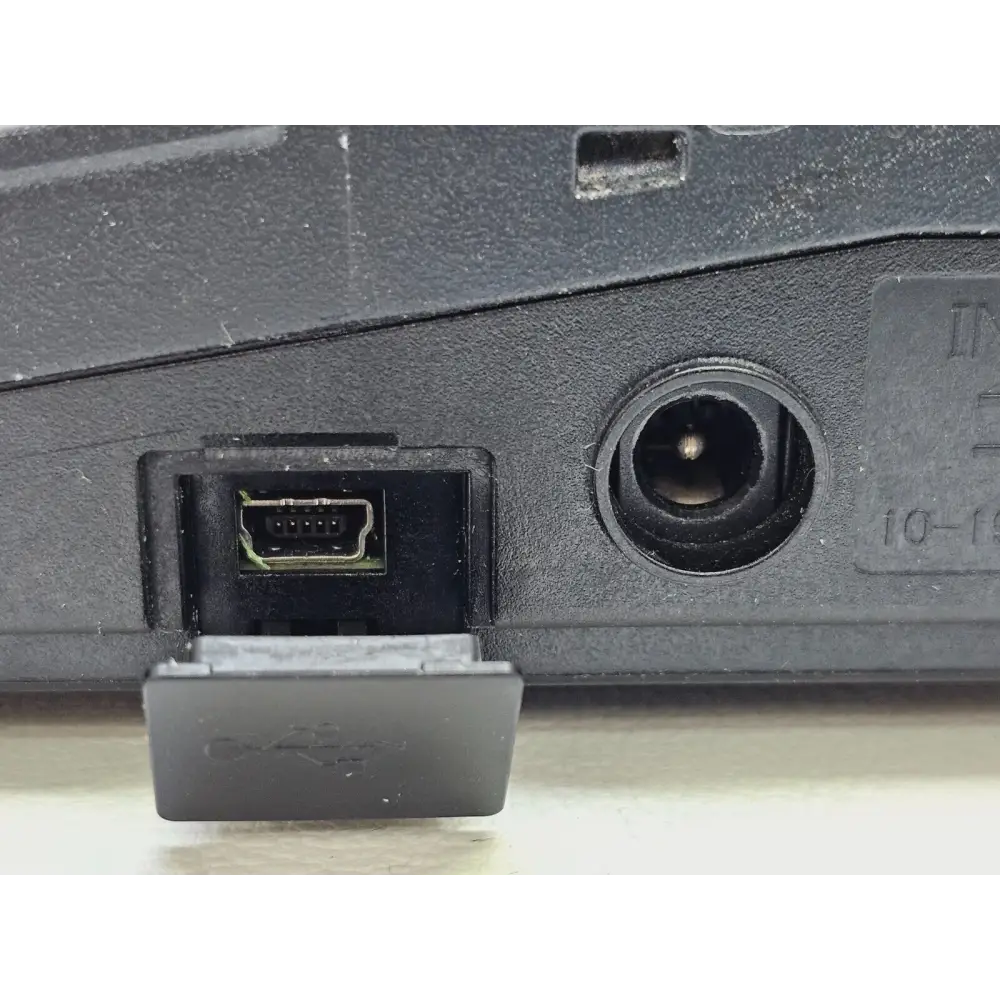 AC adapter and charger included with Fujikura 12S fiber fusion splicer