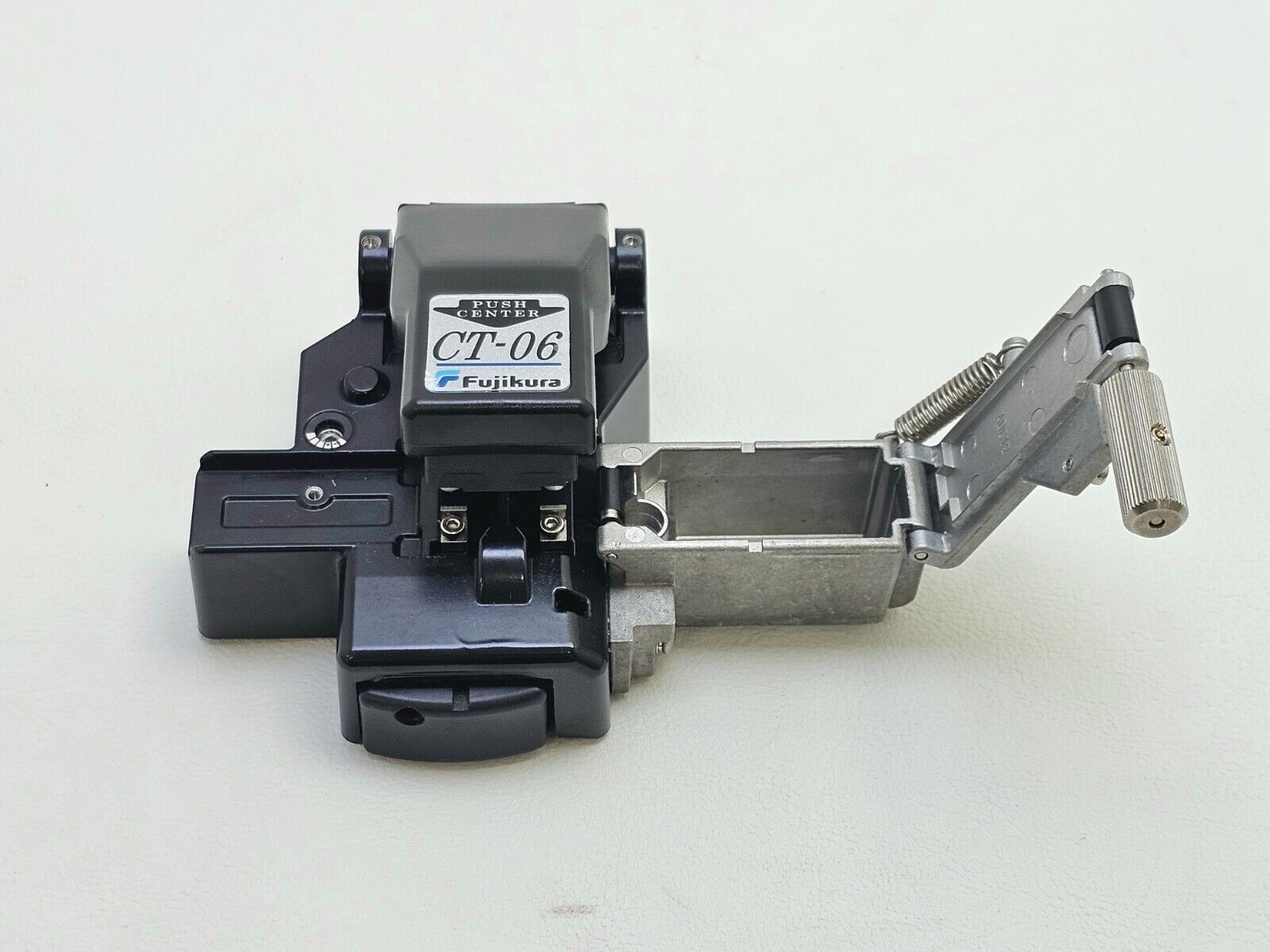 Fujikura 12S SM MM Fiber Fusion Splicer + CT-06 Cleaver & Fiber Holders ARC 1792