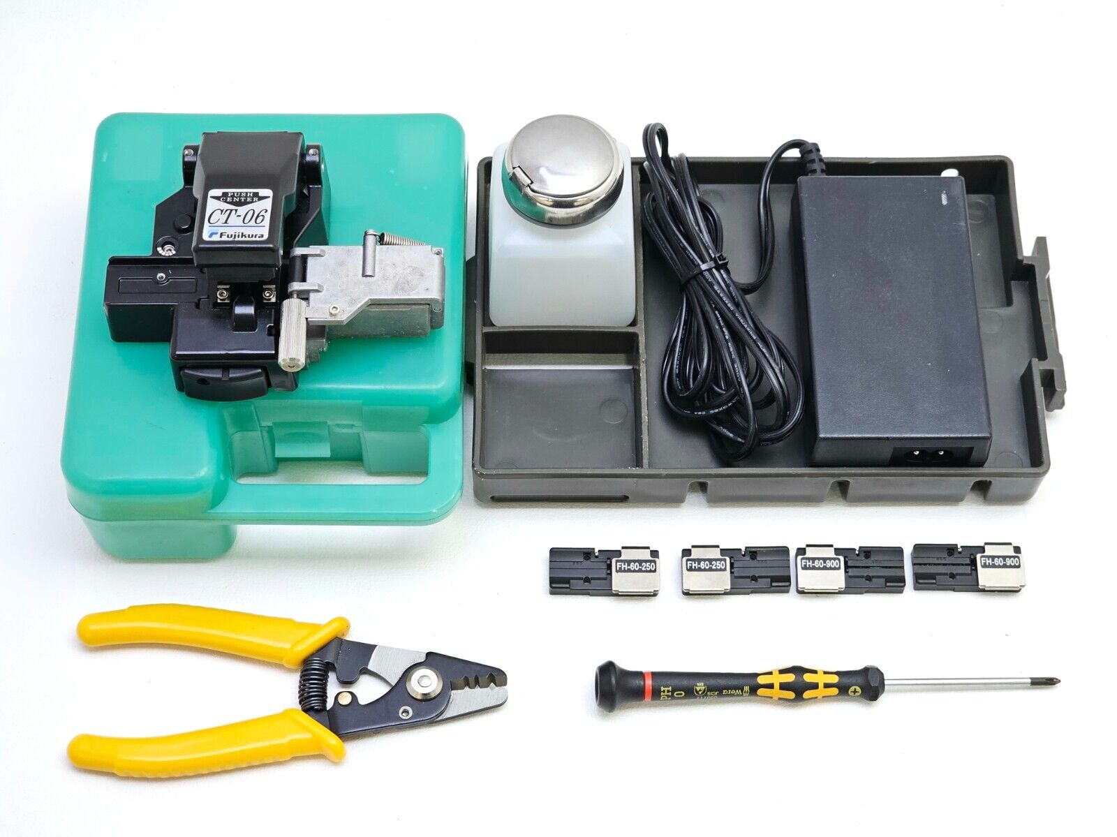 Fujikura 12S SM MM Fiber Fusion Splicer + CT-06 Cleaver & Fiber Holders ARC 1792