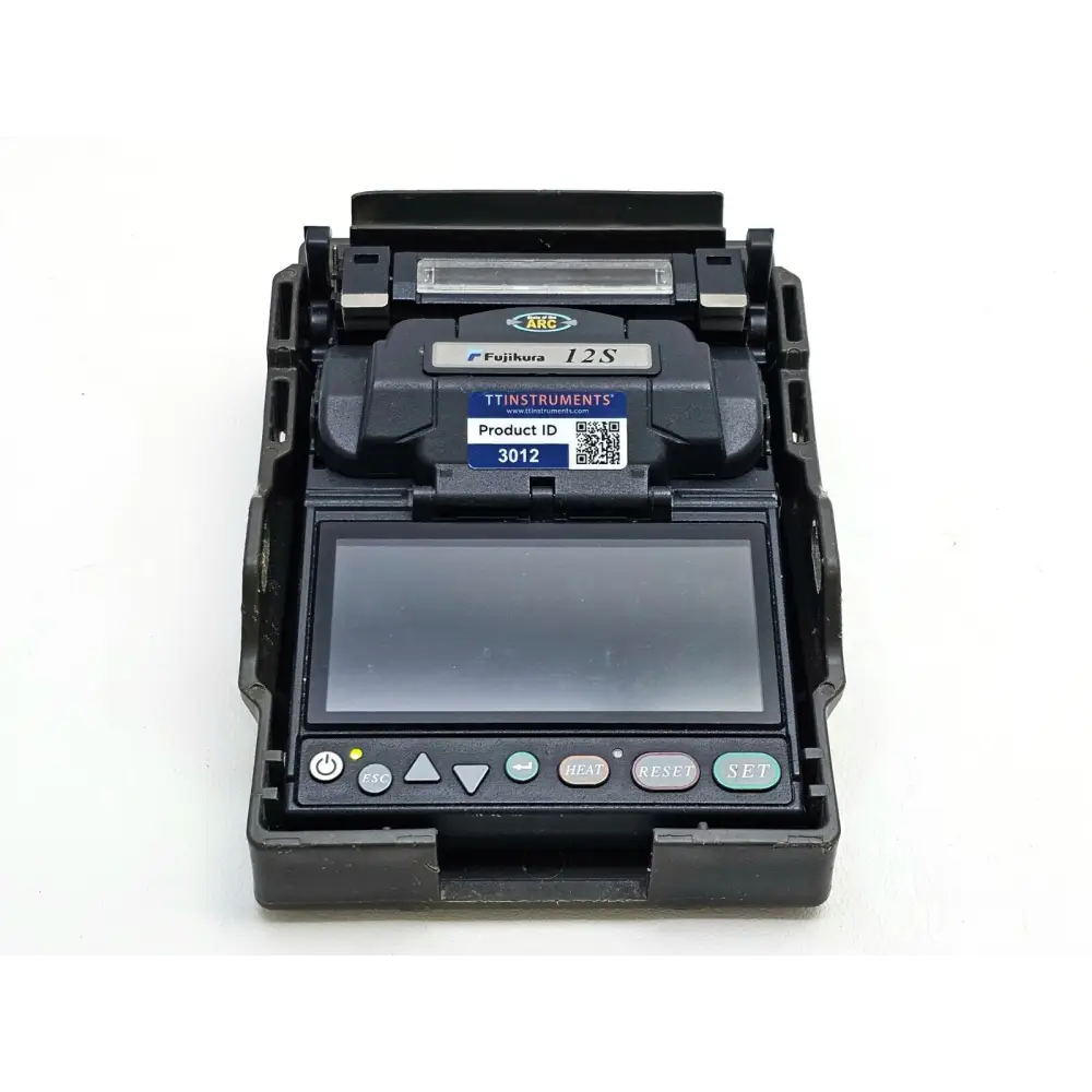 Fujikura 12S fusion splicer showing V-groove fibre alignment chamber