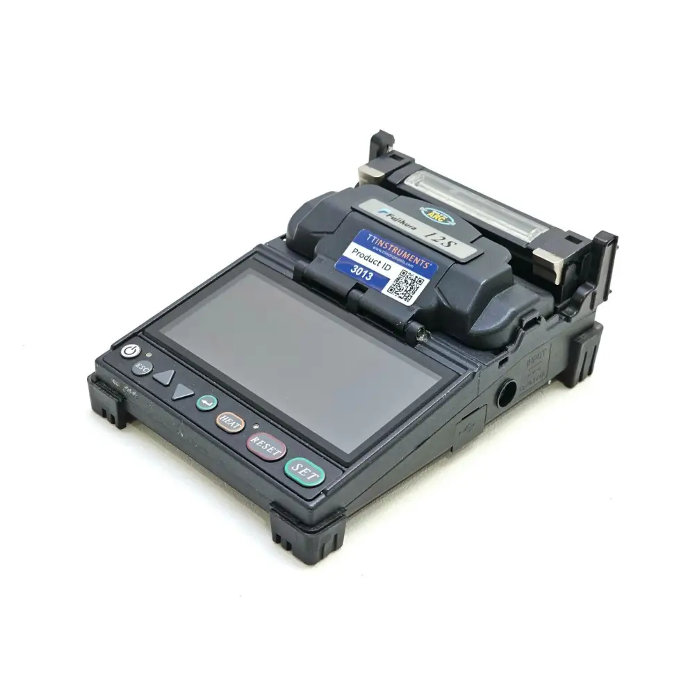 Fujikura 12S splicer LCD screen displaying fibre alignment image during splice