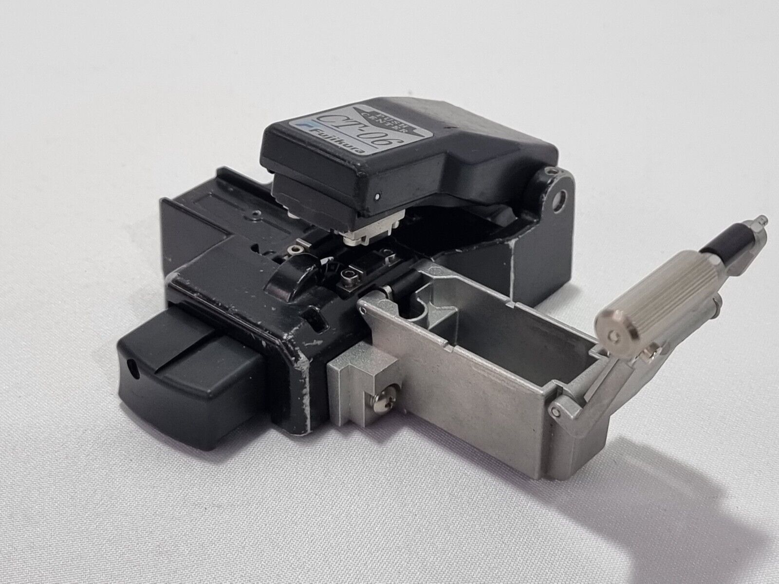 Fujikura 12S SM MM Fiber Fusion Splicer w/ CT-06 Cleaver & Fiber Holders FSM 12S