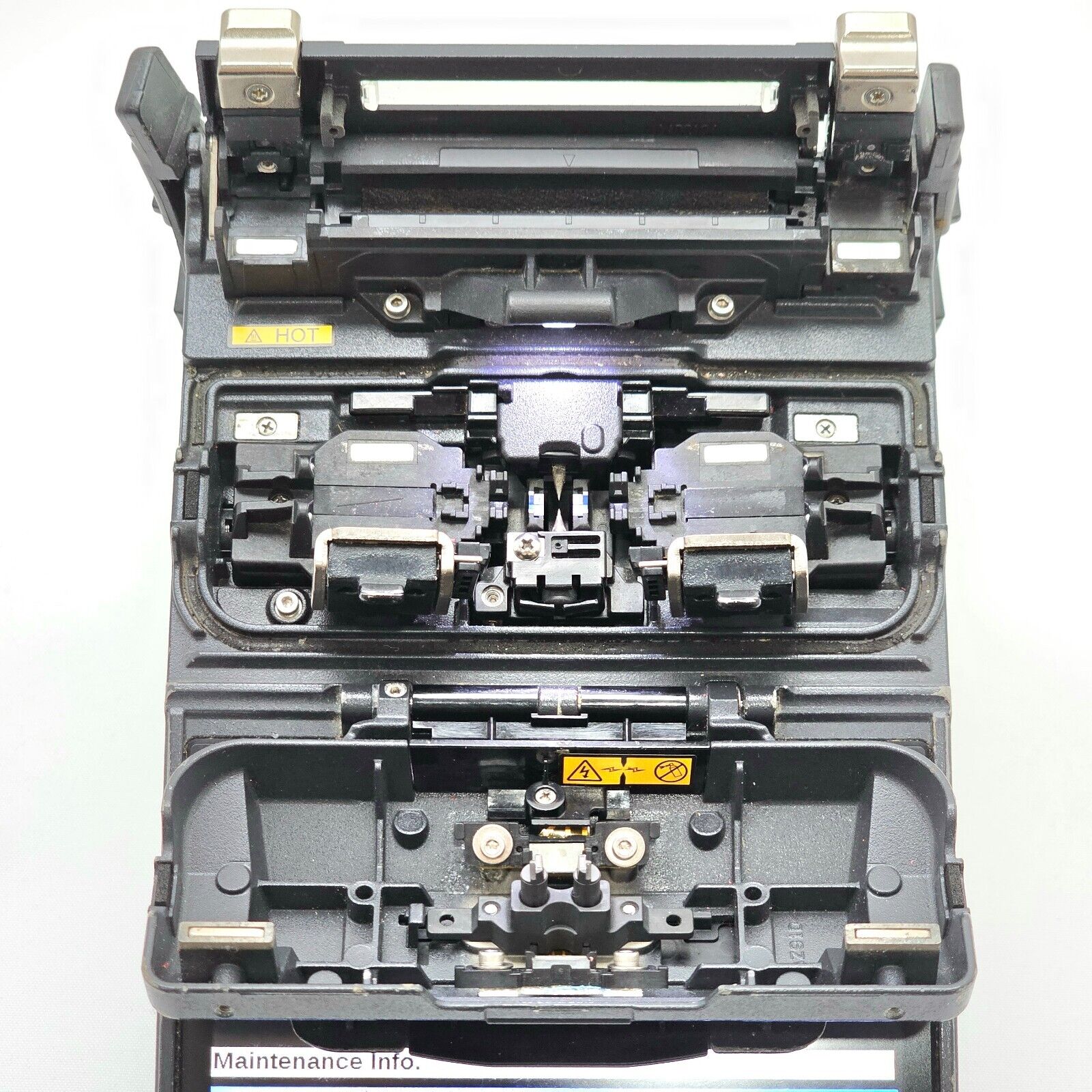 Fujikura 22S splicer with lid open ready for fibre insertion