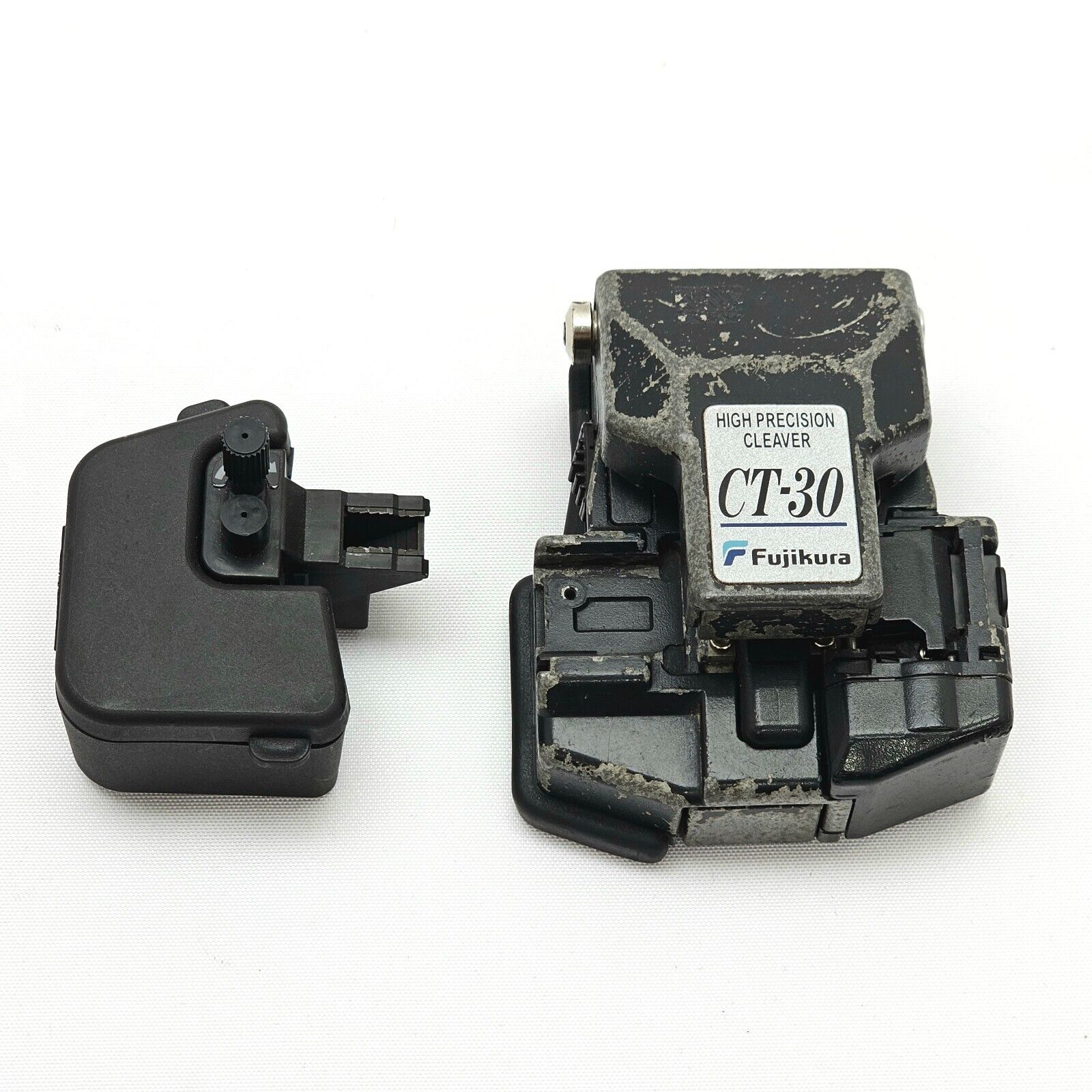 Fujikura 22S fusion splicer v-groove and fibre clamp detail