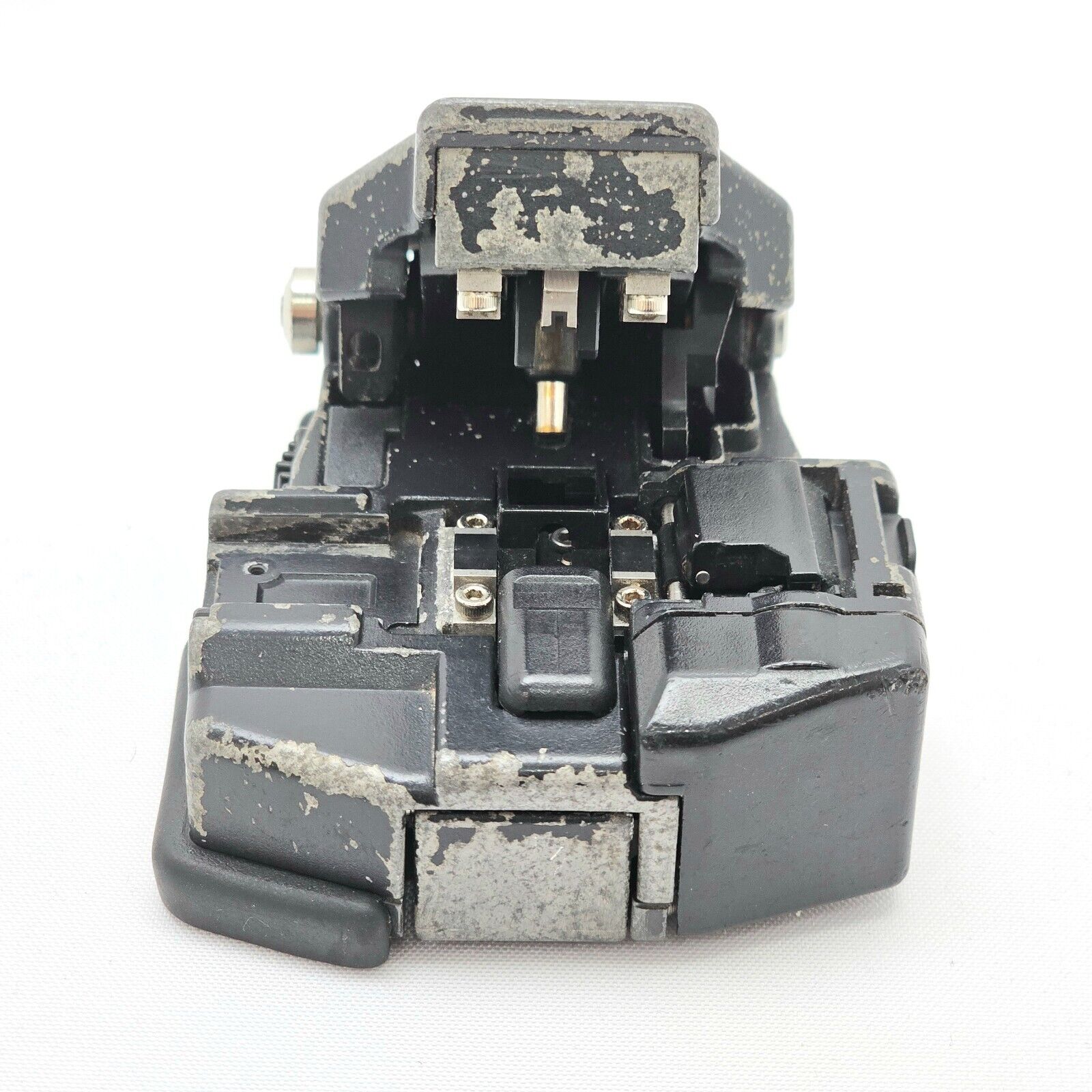 Fujikura 22S splicer top view showing electrode and splicing chamber