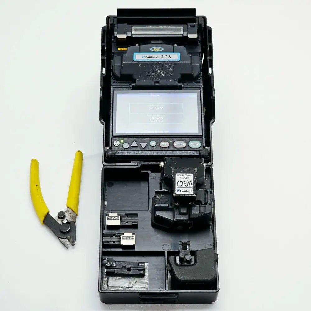 Fujikura 22S splicer label showing model number and unit details