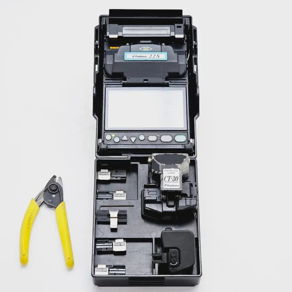 Fujikura FSM-22S splicer showing cosmetic wear consistent with used condition