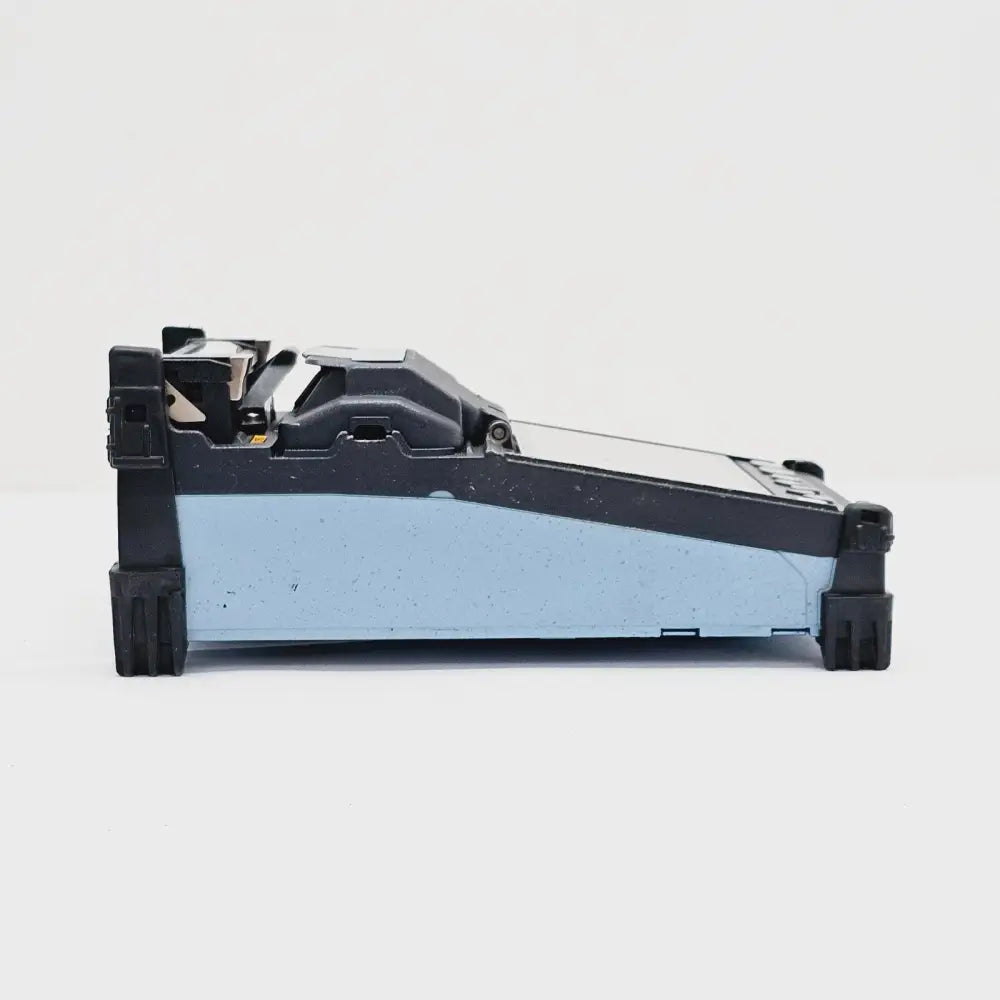 AC adapter and charger included with Fujikura FSM-22S fusion splicer
