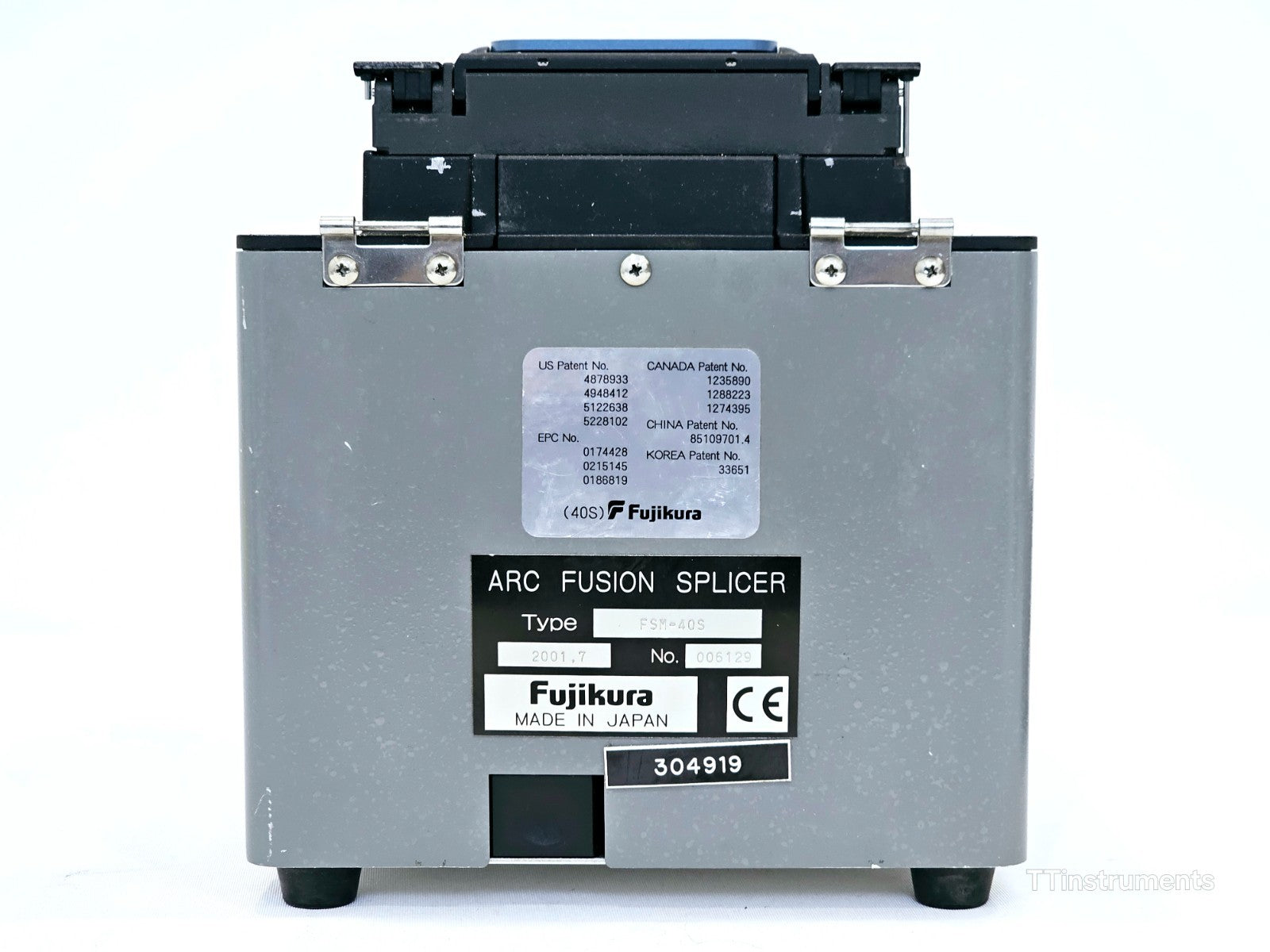 Fujikura FSM-40S fusion splicer with fibre clamps included in the sale