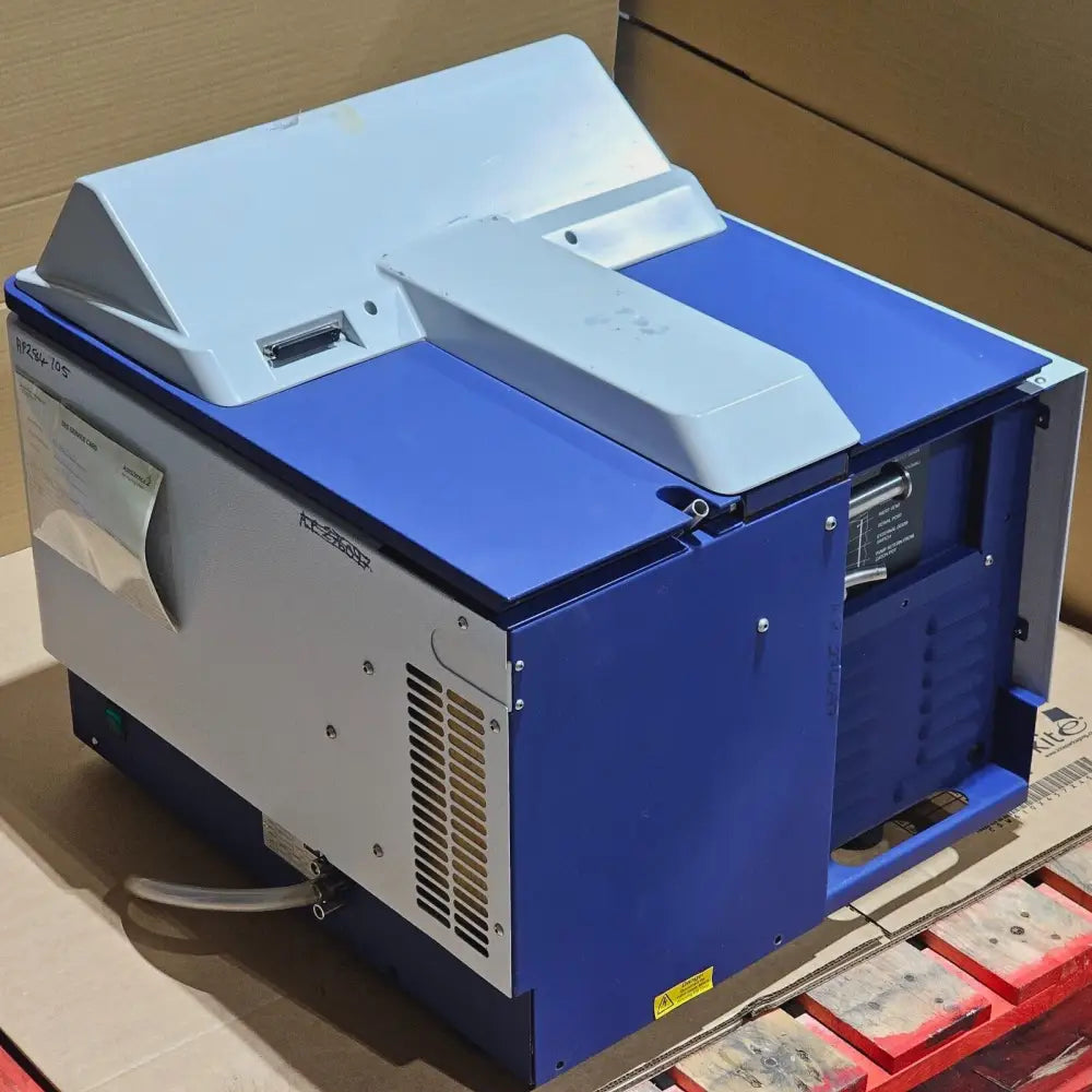 Genevac HT-4X base and underside showing feet and ventilation