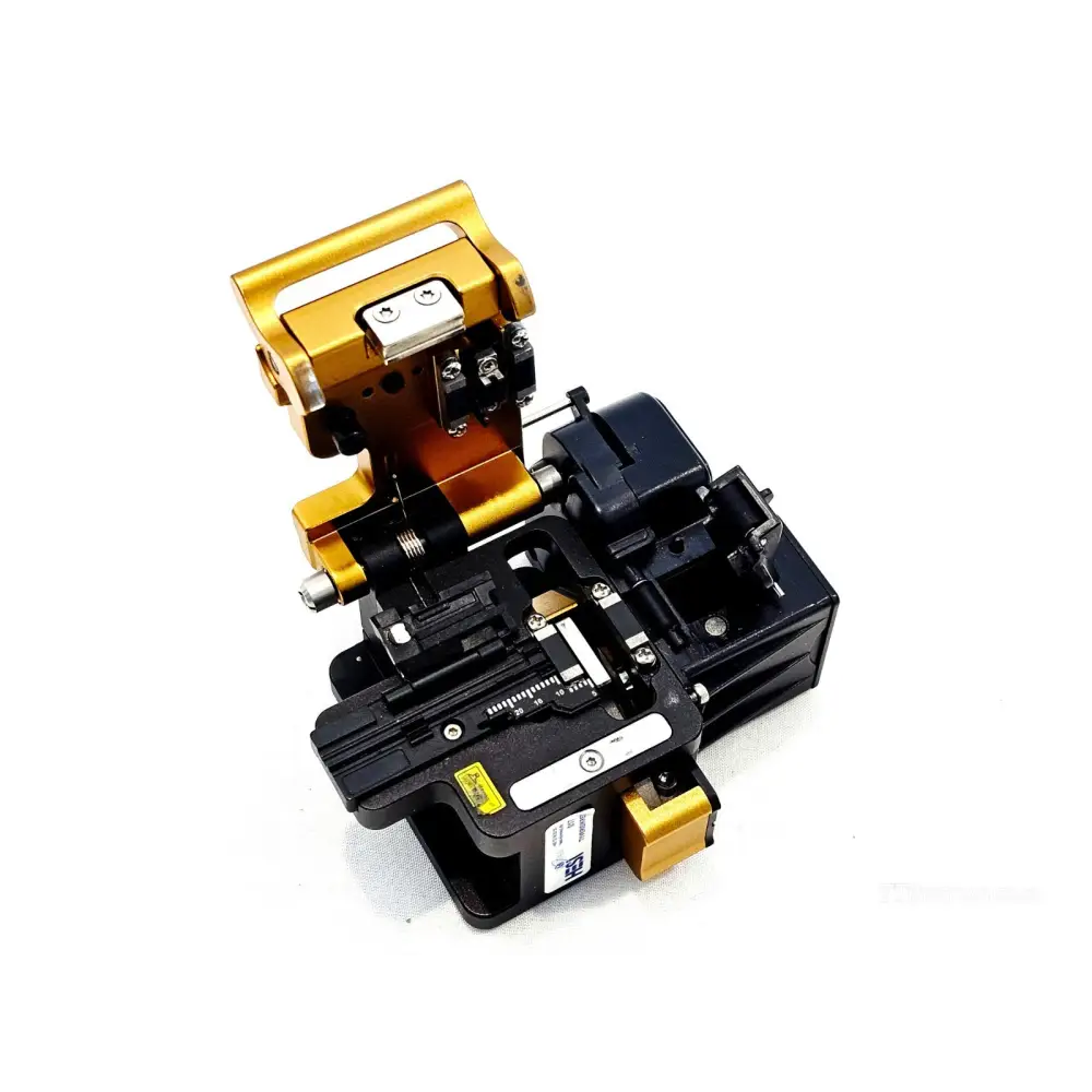 INNO V7 fibre cleaver open top view showing blade, fibre channel, cleave length scale markings and clamp mechanism