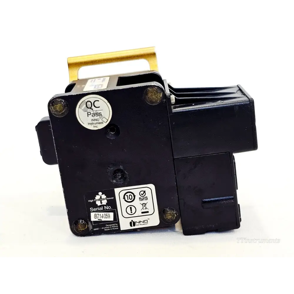INNO V7 fibre cleaver base showing serial number B714059, QC Pass sticker and INNO Instrument Made in Korea label