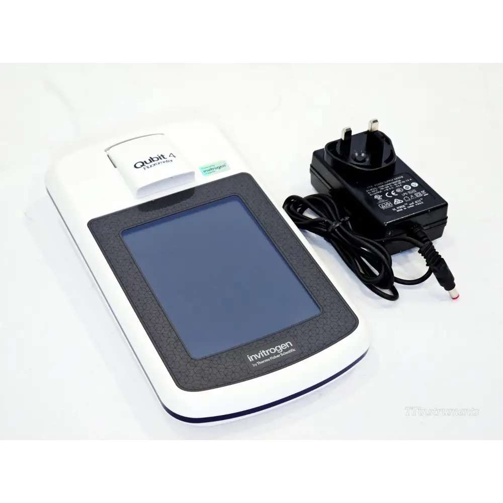 Invitrogen Qubit 4 Fluorometer Q33226 front view with UK power supply adapter on white background