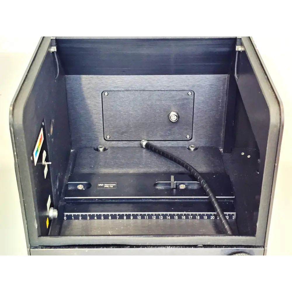 Kaiser RamanRxn1-785 spectrometer power and status indicators