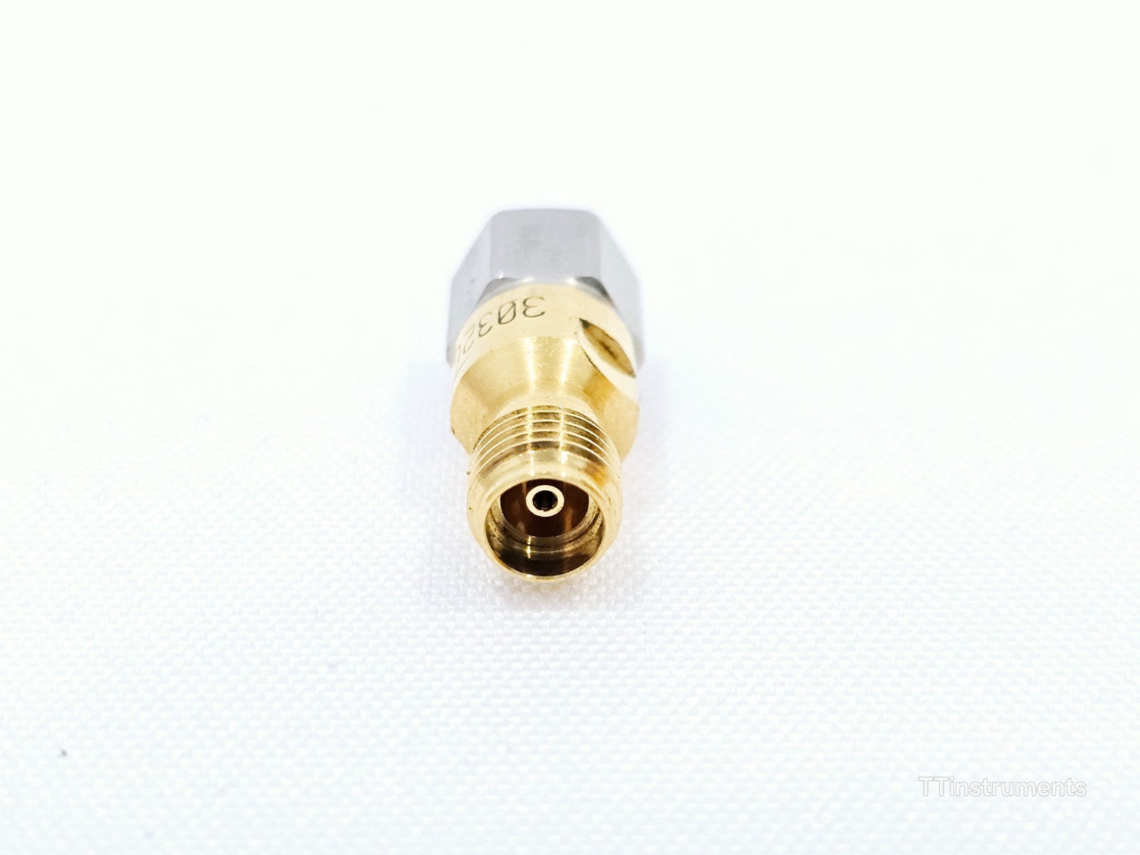 Keysight 11901C RF adapter side profile showing 20.2mm overall length and 9.0mm diameter