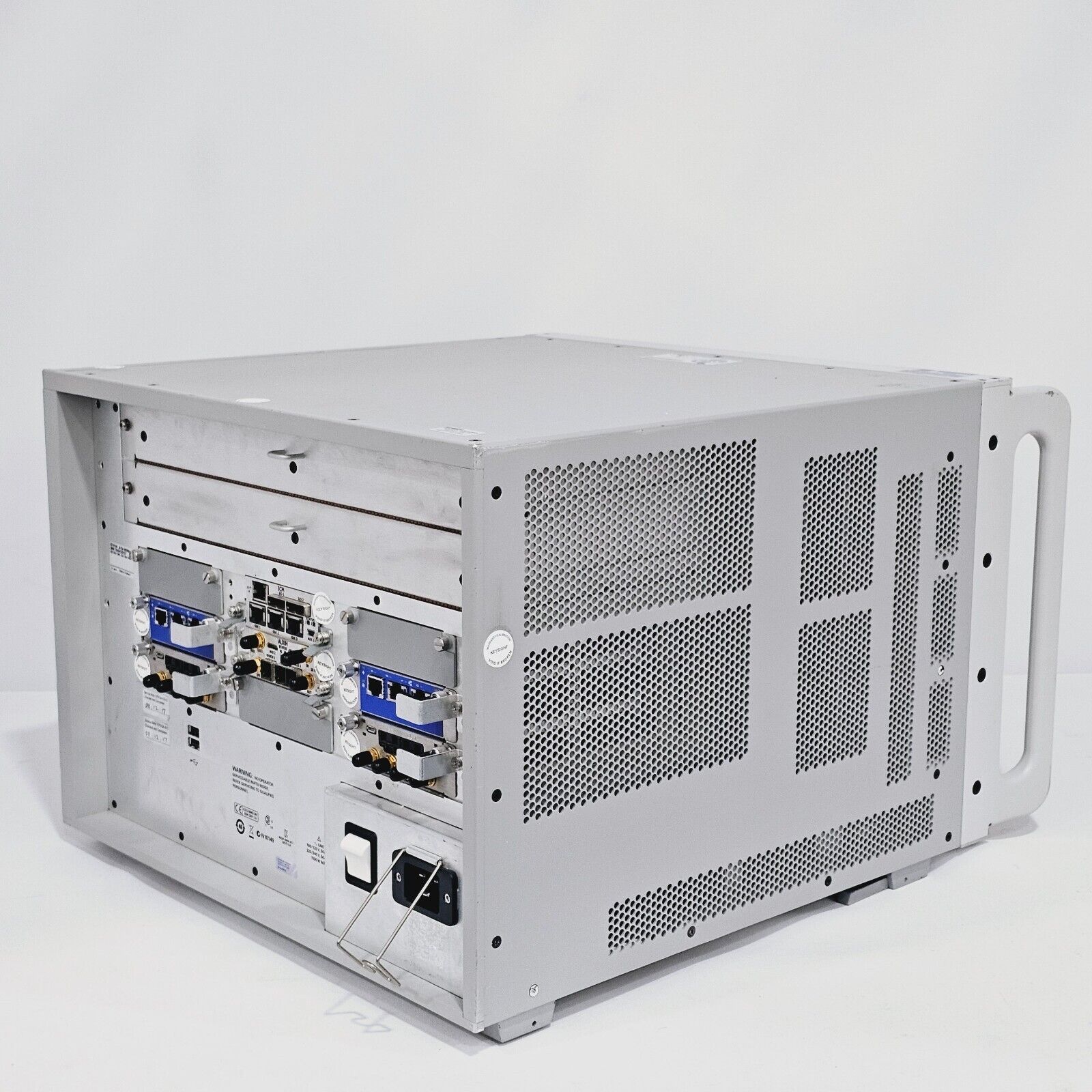 Keysight Agilent E7515A UXM Wireless Test Set w/ 504 506 C01 D01 300 MHz - 6 GHz