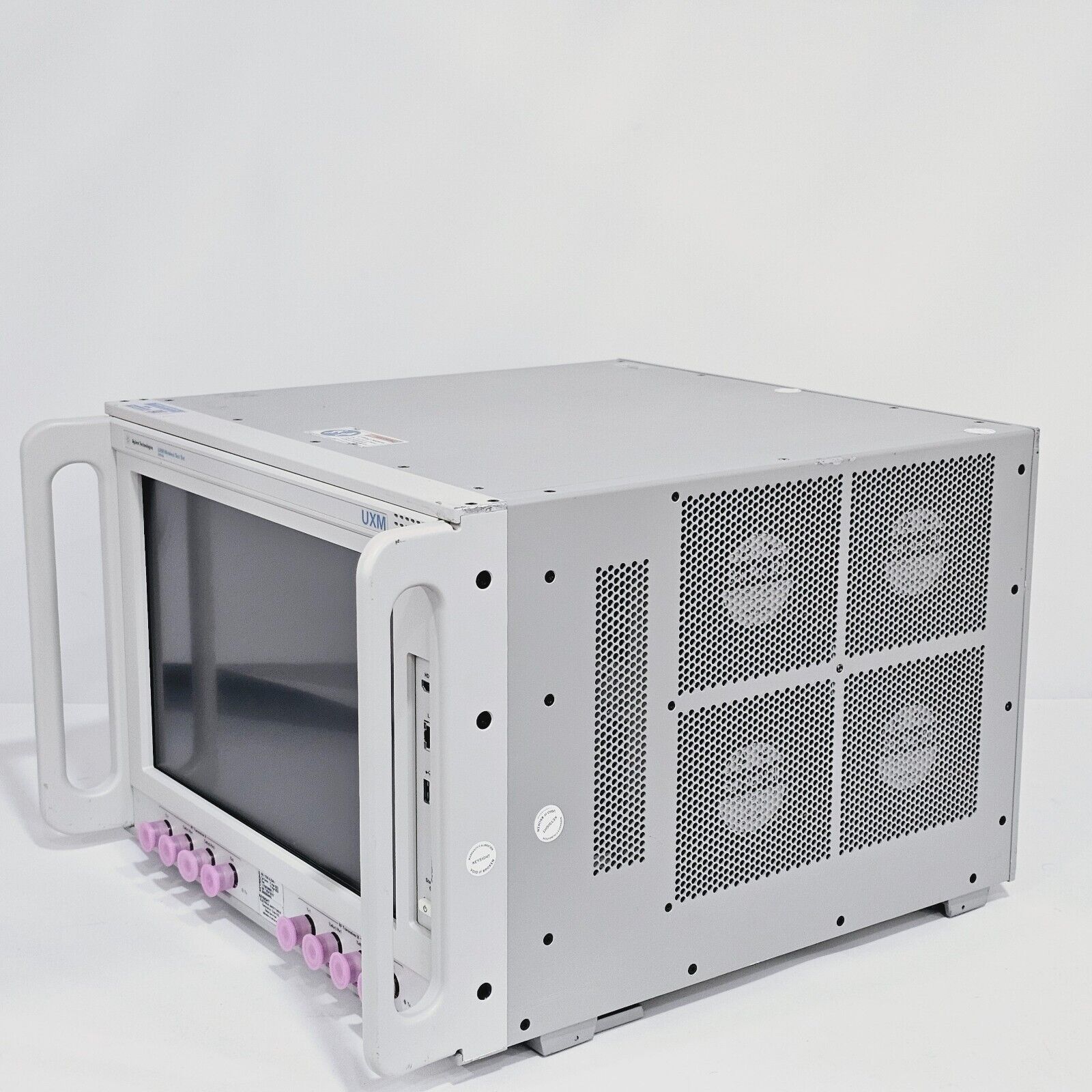 Keysight Agilent E7515A UXM Wireless Test Set w/ 504 506 C01 D01 300 MHz - 6 GHz