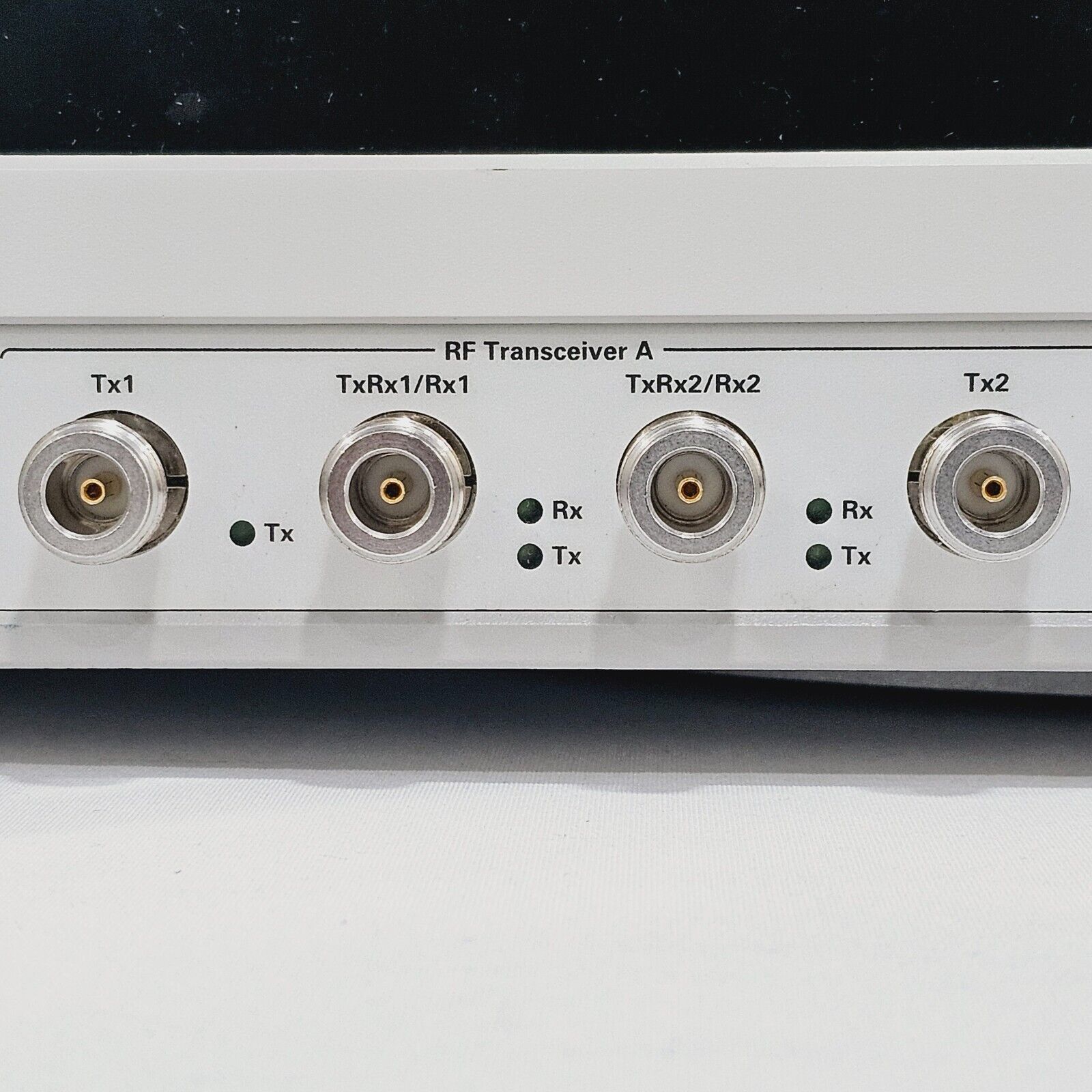Keysight Agilent E7515A UXM Wireless Test Set w/ 504 506 C01 D01 300 MHz - 6 GHz