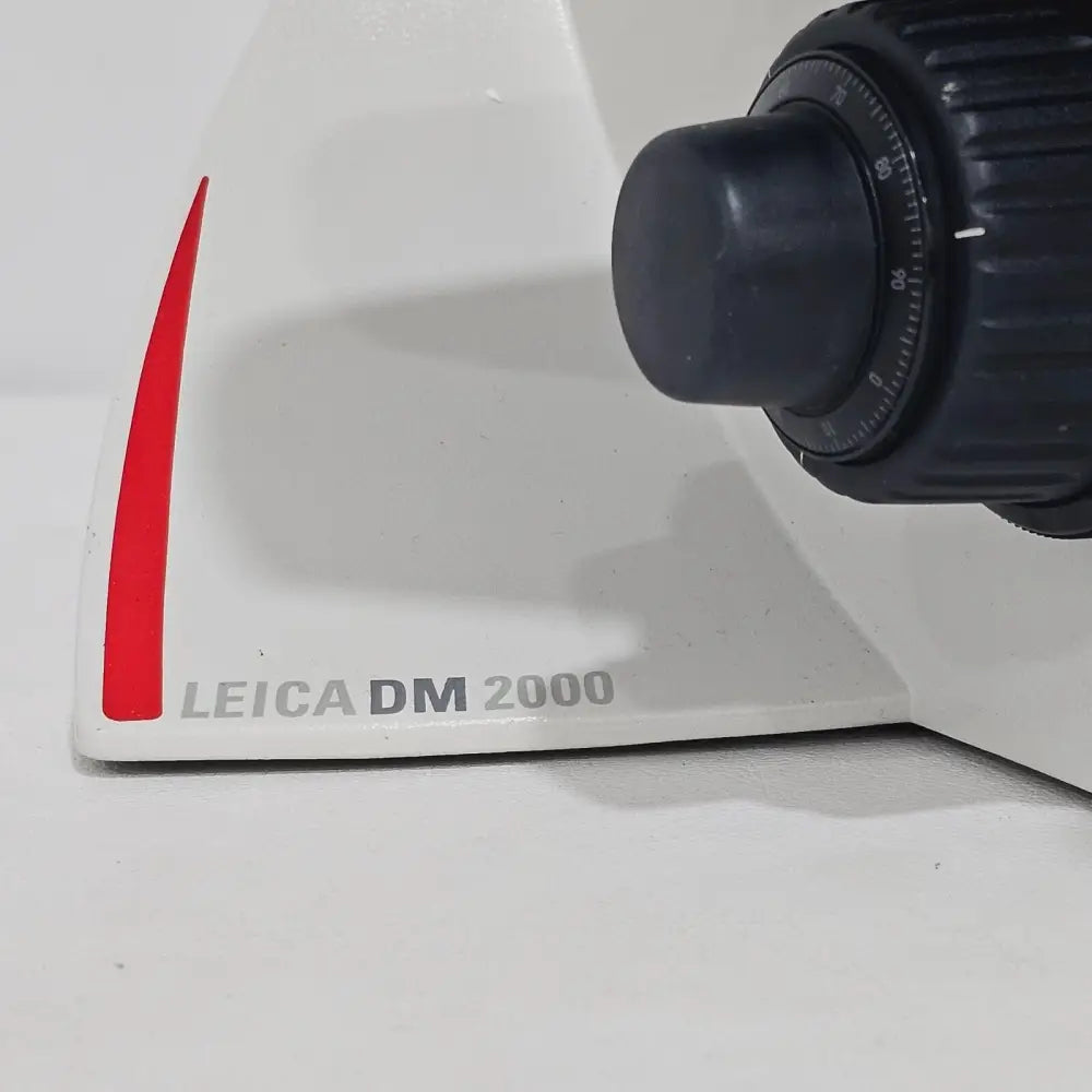 Included accessories for Leica DM2000 LED and Linkam DC95 bundle laid out