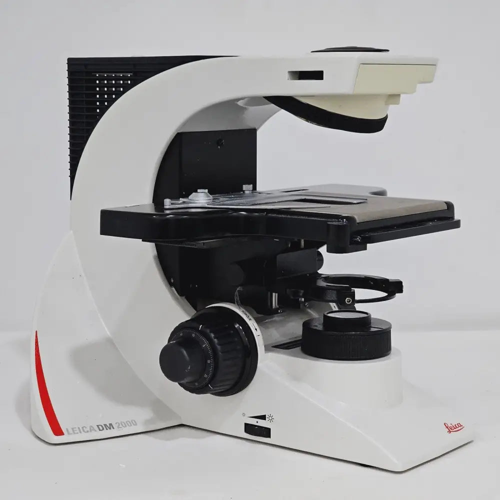 Leica DM2000 LED microscope front panel showing light intensity control and filter magazine