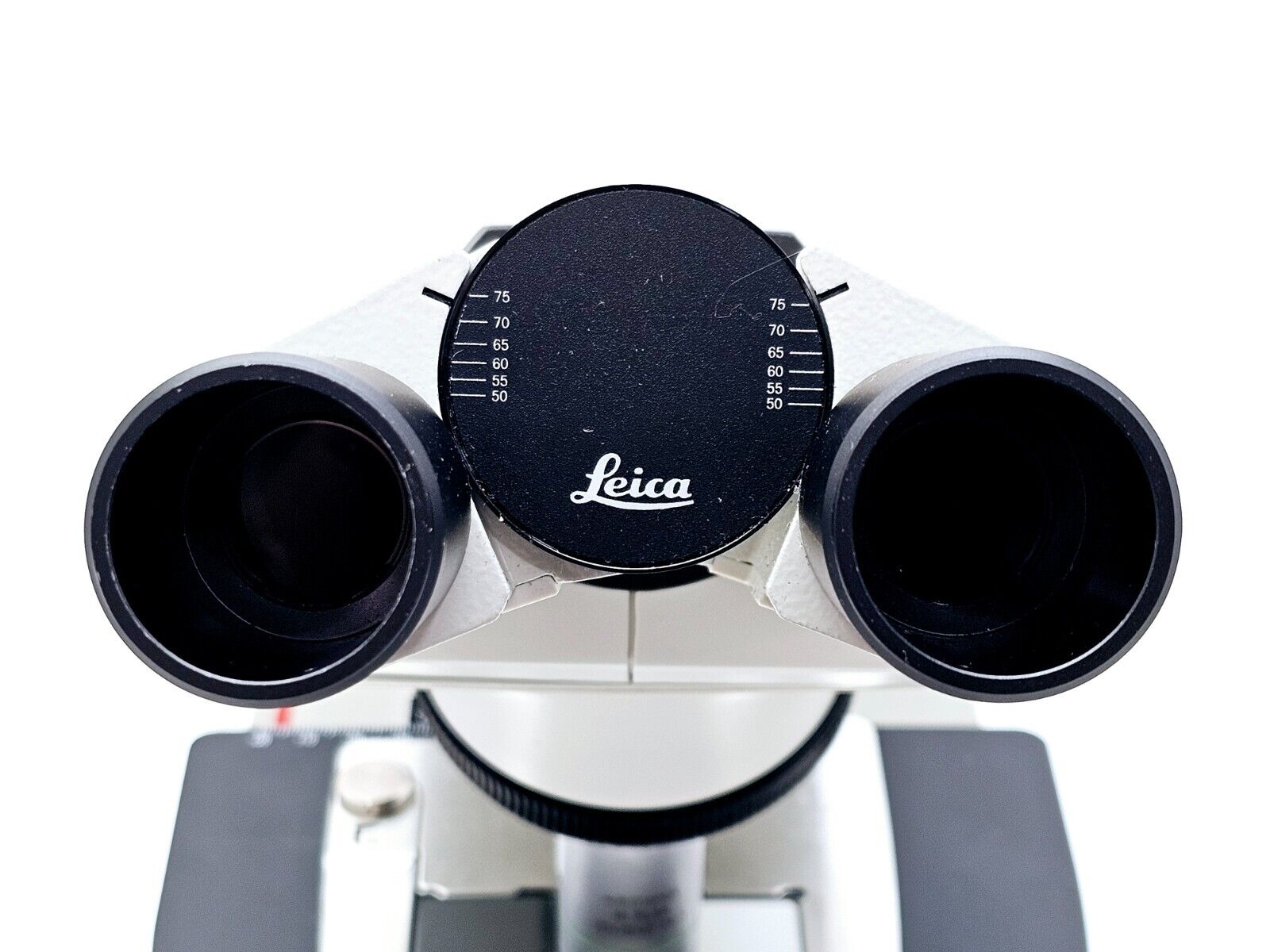 Leica DM750 Microscope w/ 2 x HC PLAN 10x/20 Eyepieces and 1 x HI PLAN 20x/0.40
