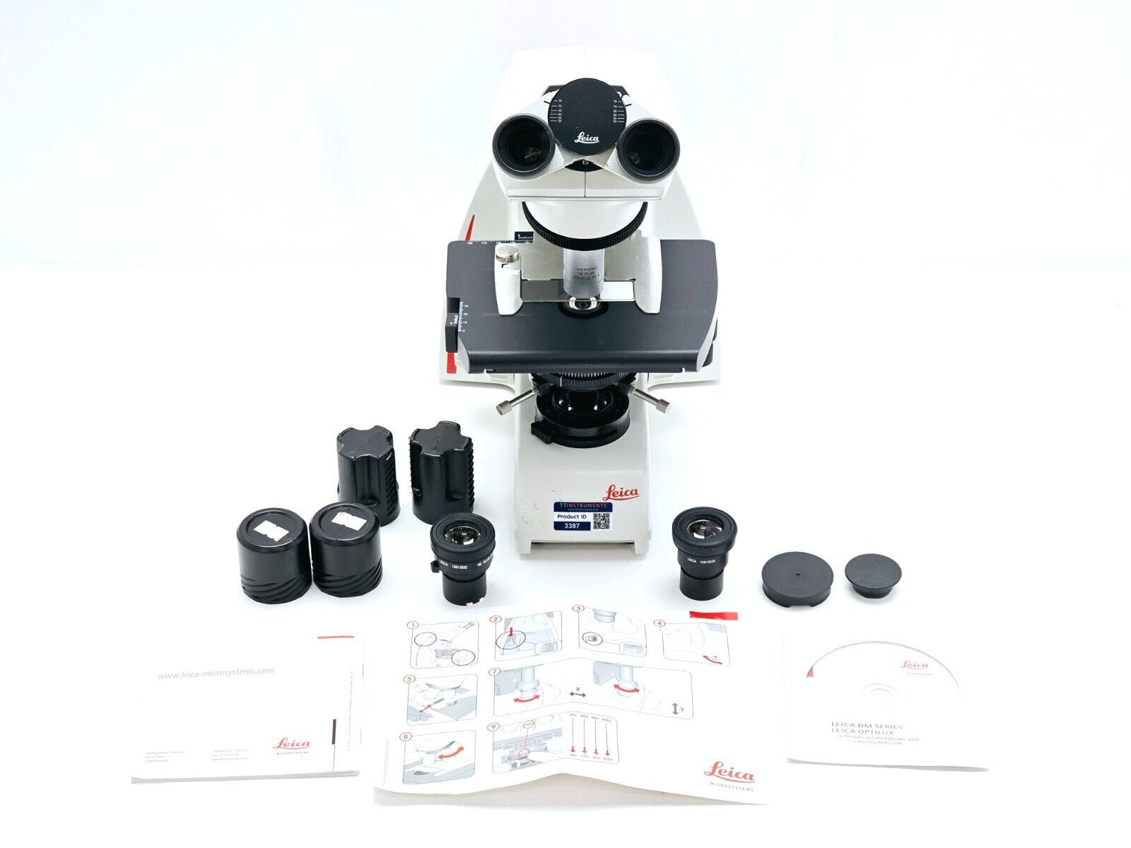 Leica DM750 Microscope w/ 2 x HC PLAN 10x/20 Eyepieces and 1 x HI PLAN 20x/0.40