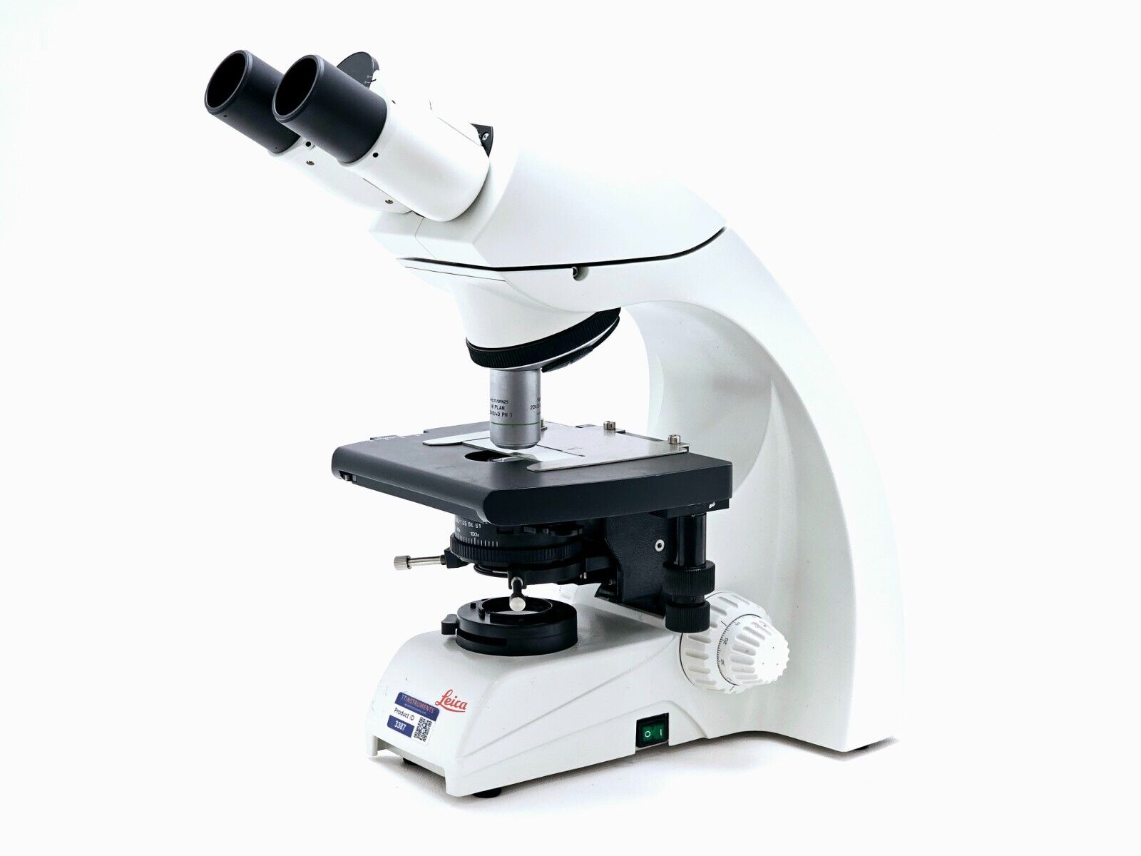 Leica DM750 Microscope w/ 2 x HC PLAN 10x/20 Eyepieces and 1 x HI PLAN 20x/0.40