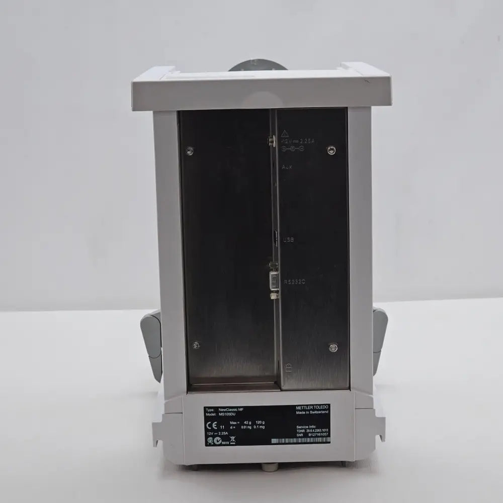 Mettler Toledo MS105DU semi-micro balance close-up of level indicator and adjustable levelling feet