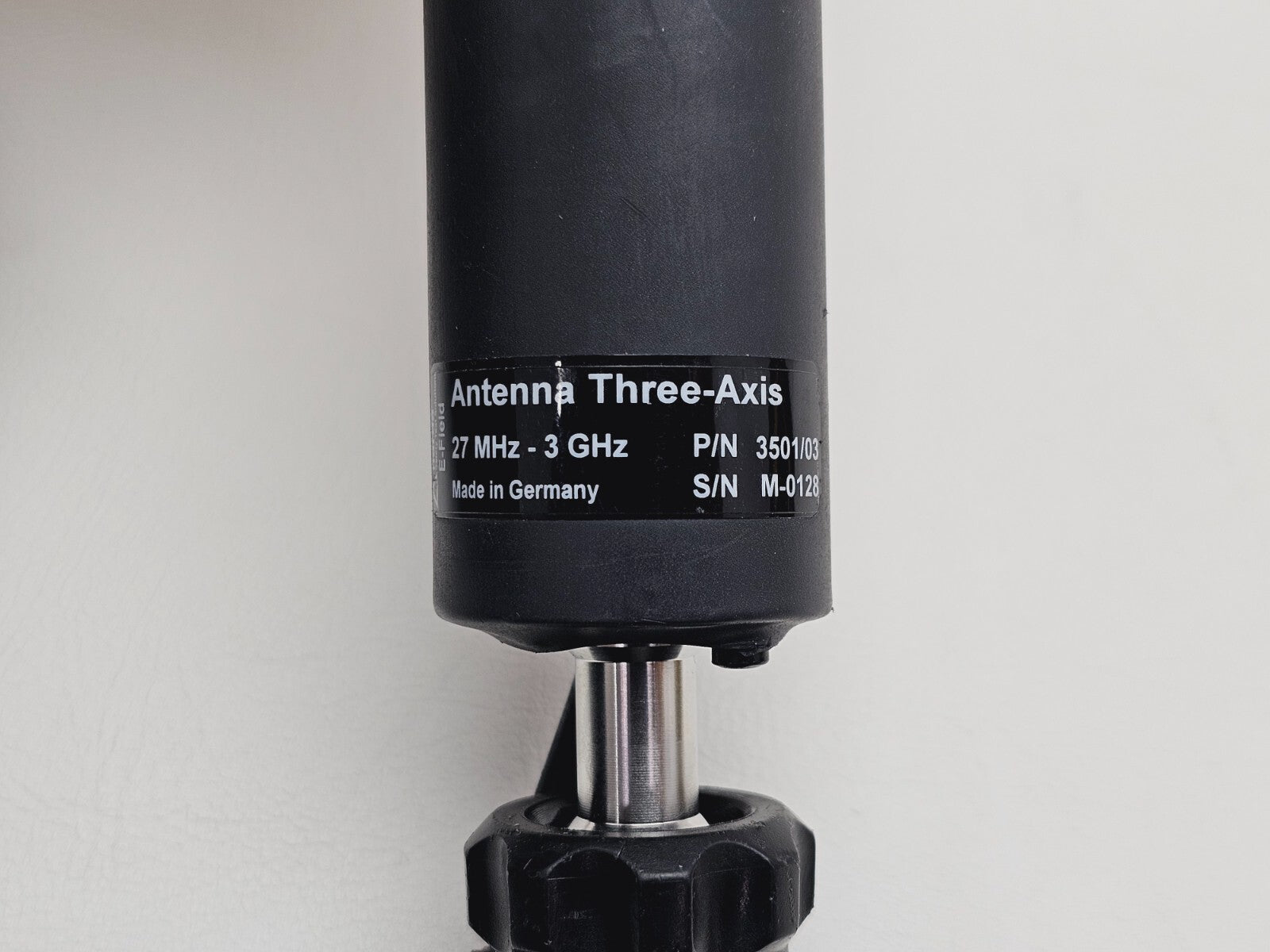 Narda SRM-3006 Selective Radiation Meter 3006/01 + 3501/03 Probe 27MHz - 3GHz .