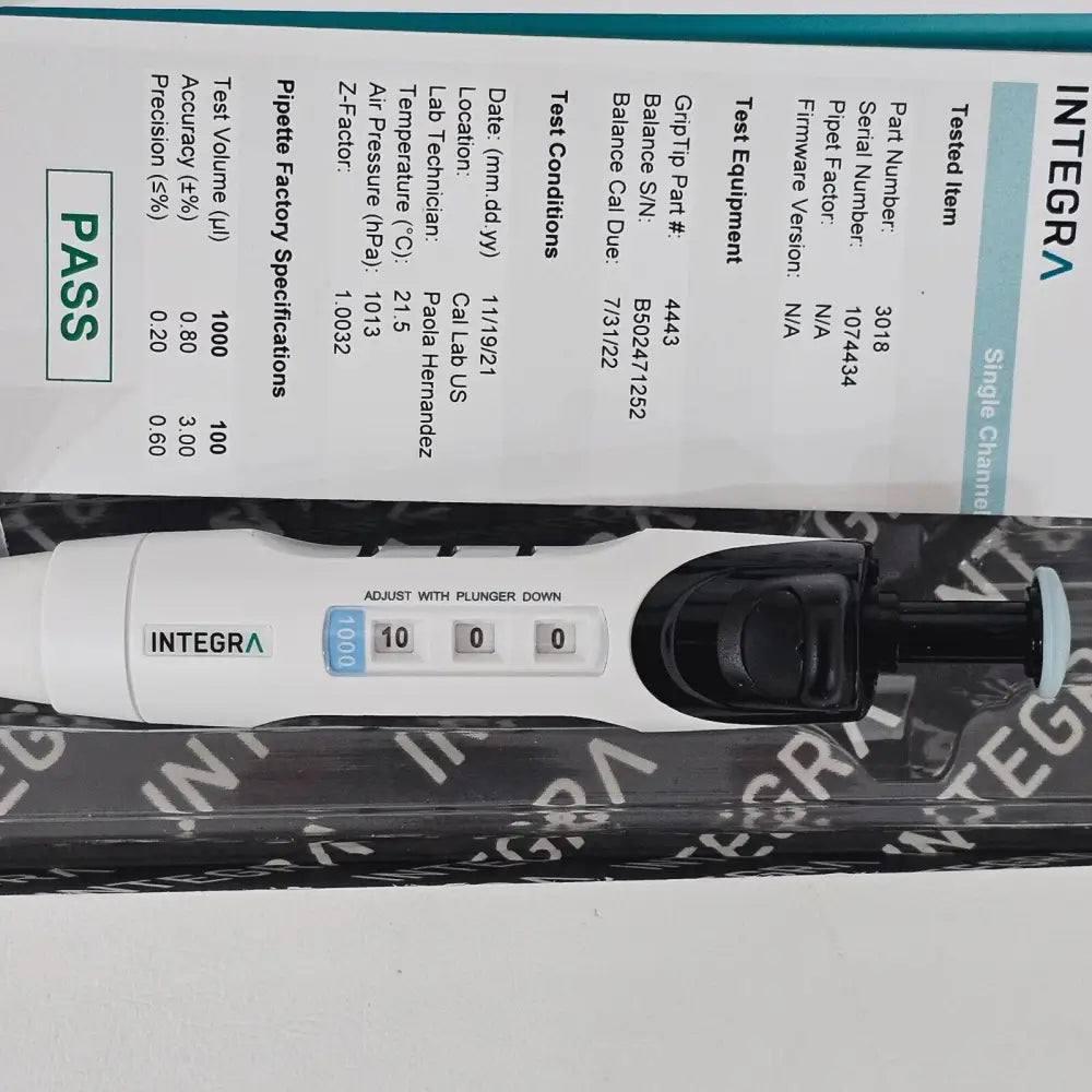 INTEGRA EVOLVE 3018 pipette close-up of three volume adjustment dials and digital volume display