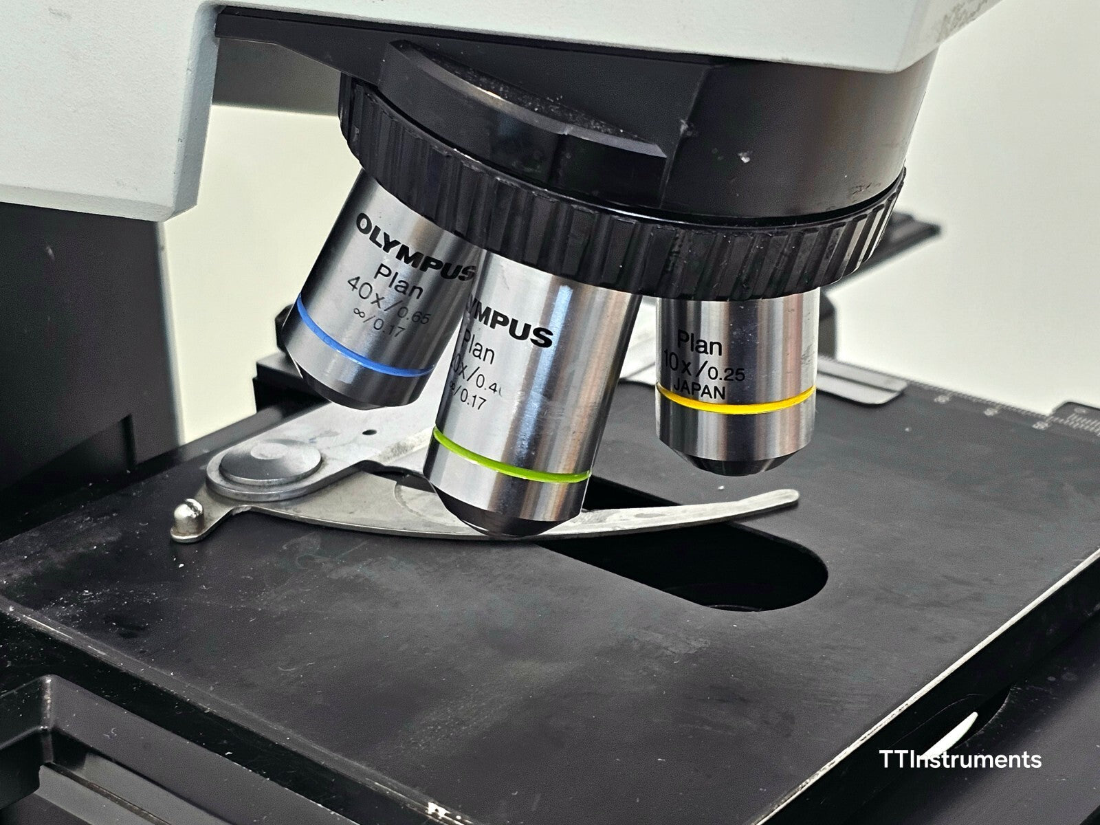 Olympus BX40F Microscope BX40 + 4X Plan Objectives 40X/0.65 40X/0.40 10X/0.25 4x