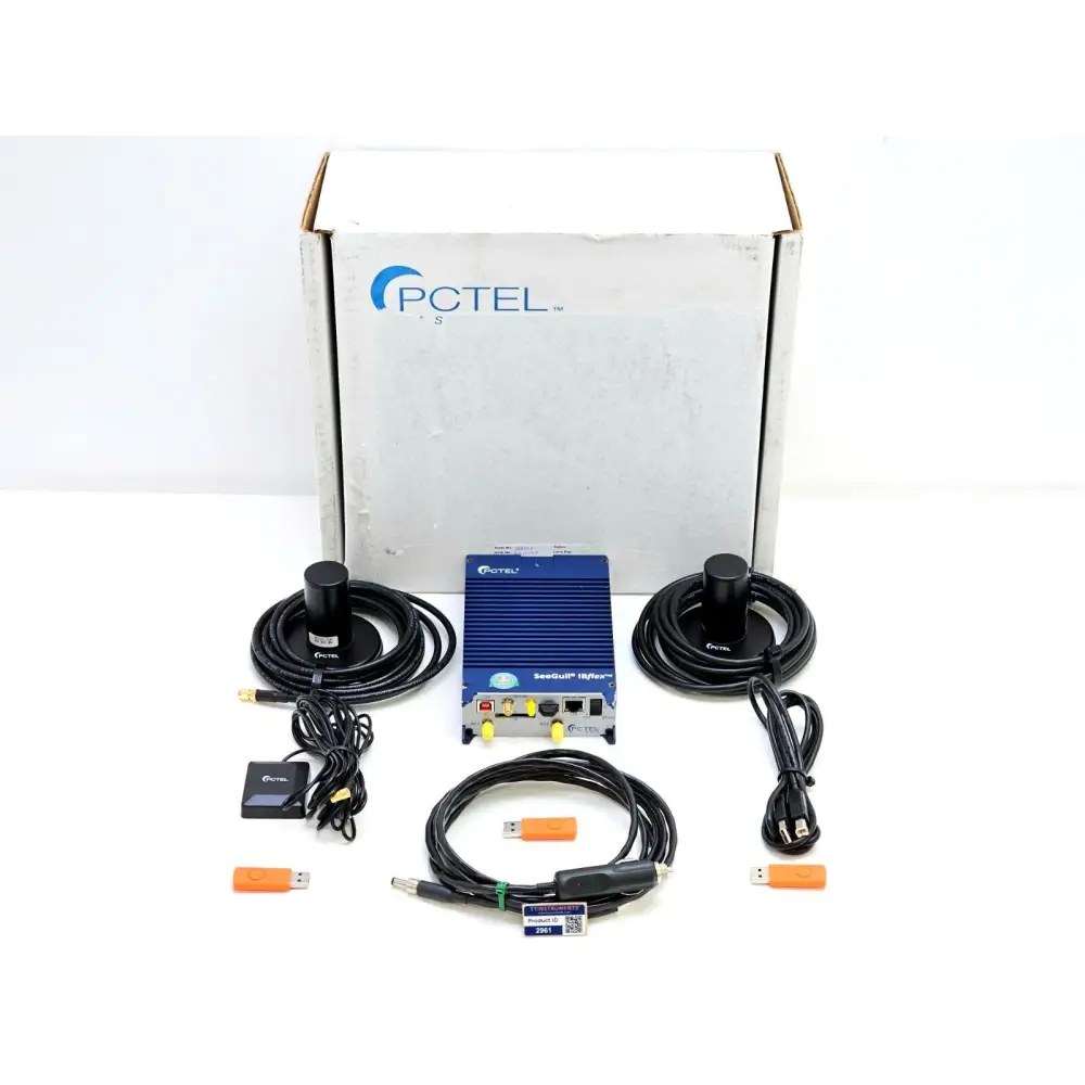 PCTEL SeeGull IBflex 08900 scanning receiver front view showing front panel display and RF ports