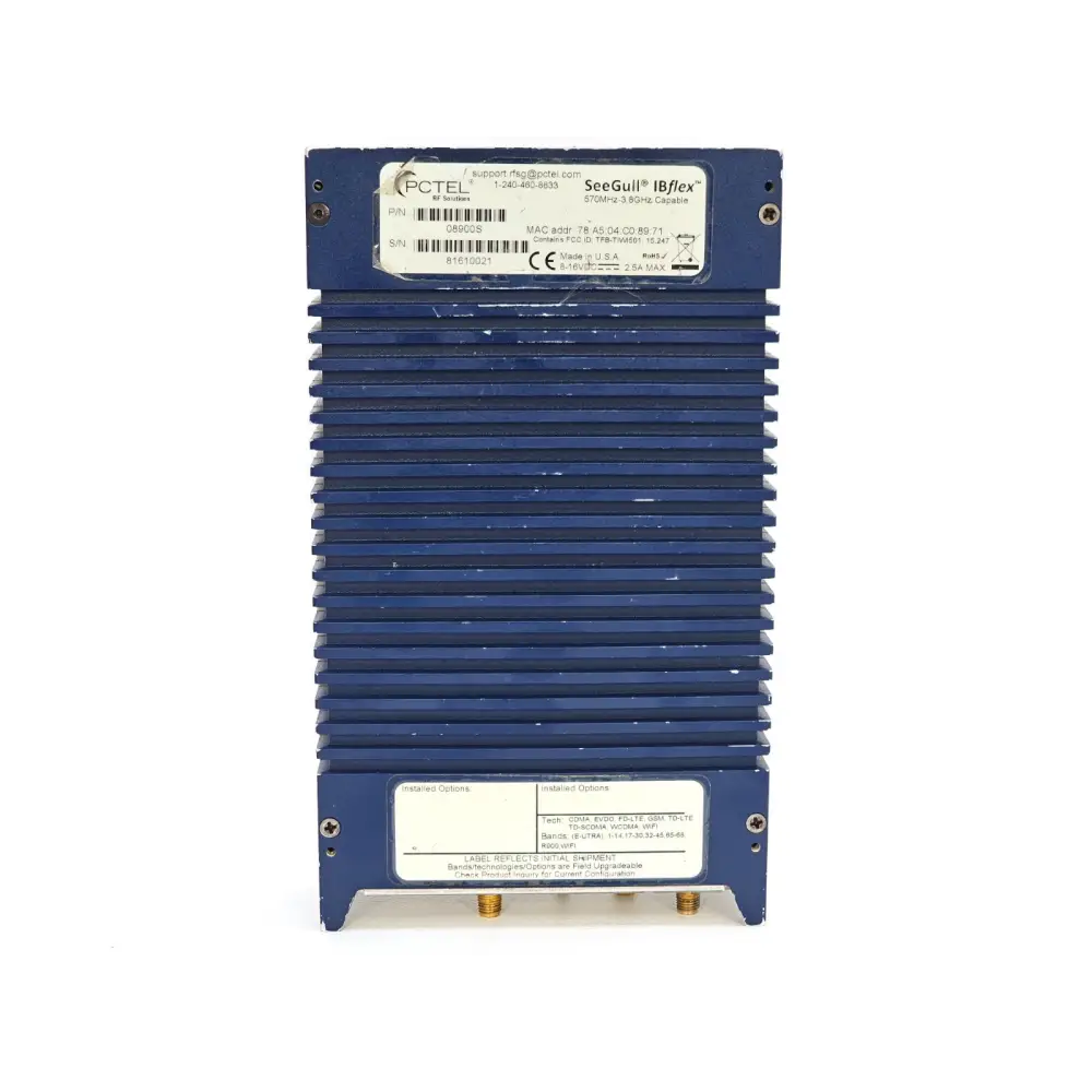 PCTEL SeeGull IBflex rear label showing P/N 08900S, S/N 81610021, 570MHz–3.8GHz, installed options and band list