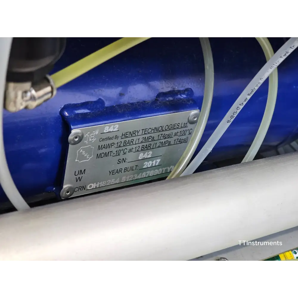 Peak Scientific Genius ABN2ZA unit powered on showing operational status