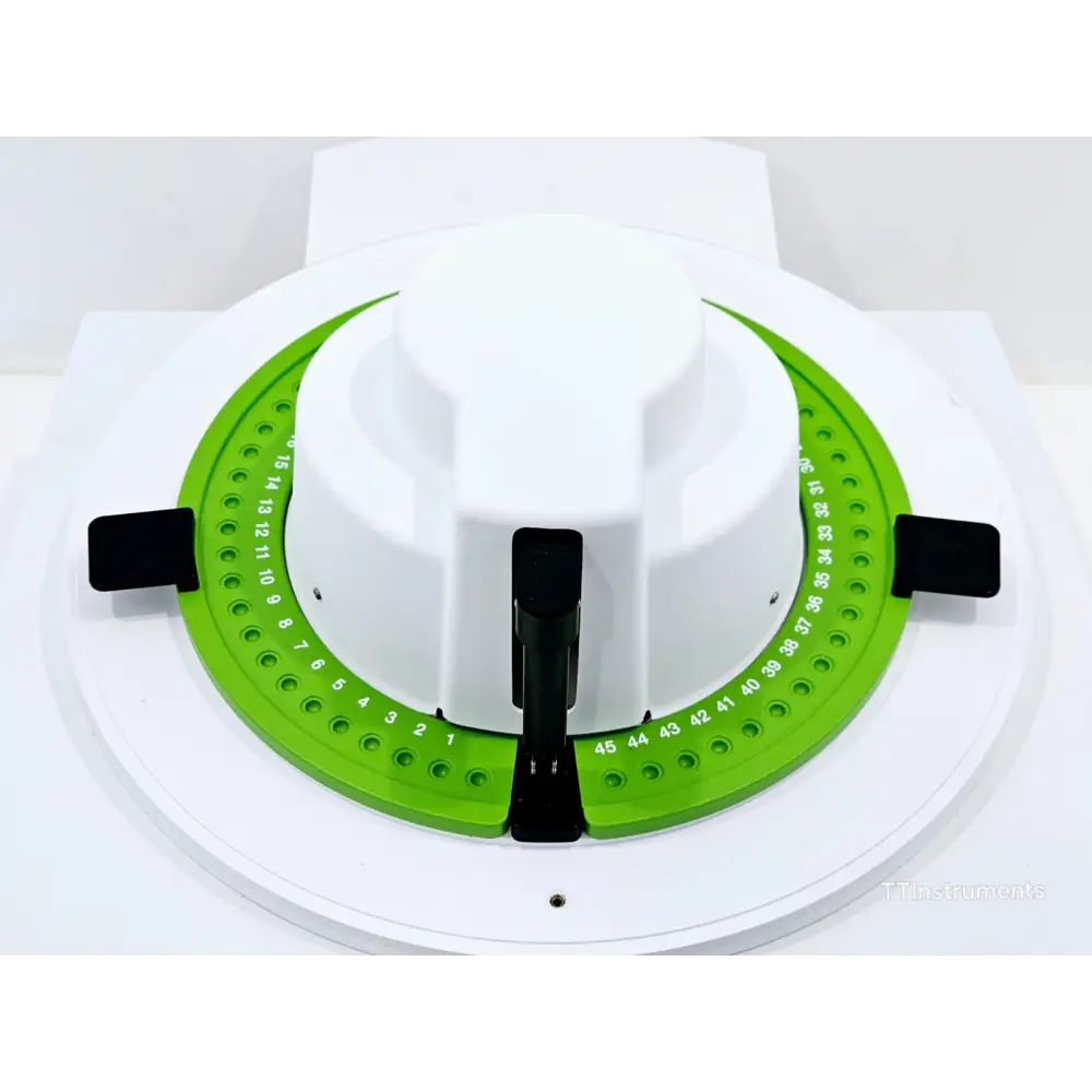 PerkinElmer DSC 4000 top-down view of 45-position green autosampler tray with numbered sample positions 1–45