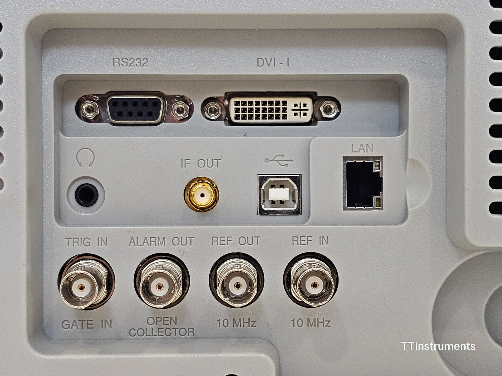 READ DESCRIPTION GW INSTEK GSP-9330 Spectrum Analyzer 9 kHz - 3.25 GHz