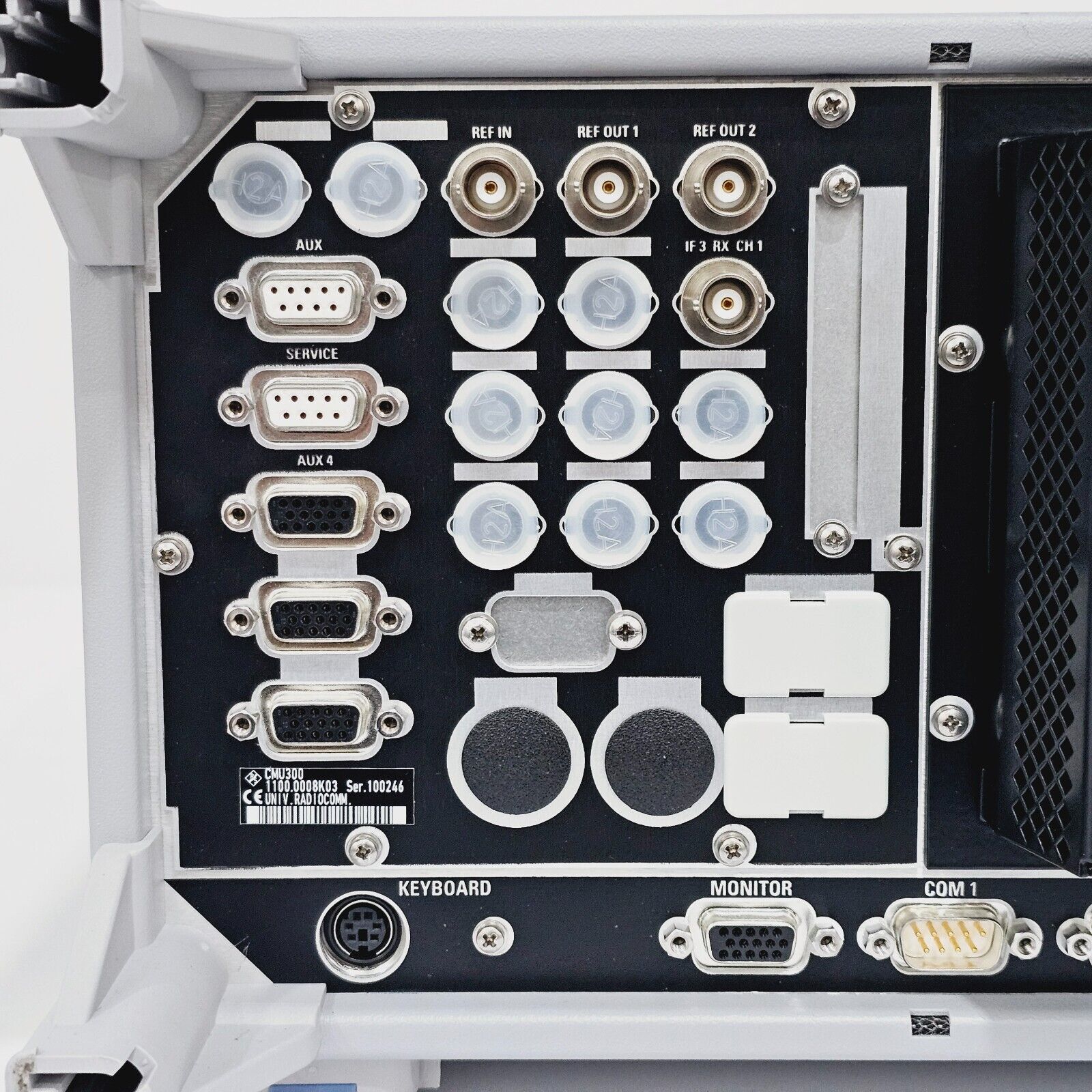 Rohde & Schwarz CMU 300 1100.0008.03 Universal Radio Communication Tester w/ Opt