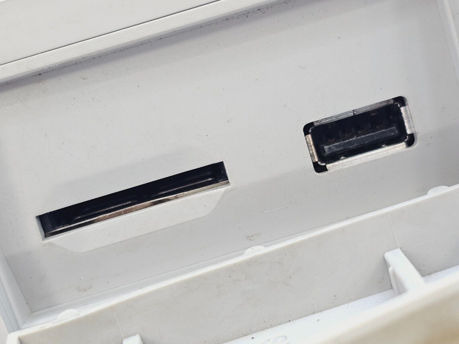 Rohde & Schwarz ZVH4 Cable & Antenna Analyzer Option K39 100 kHz - 3.6 GHz CALIB