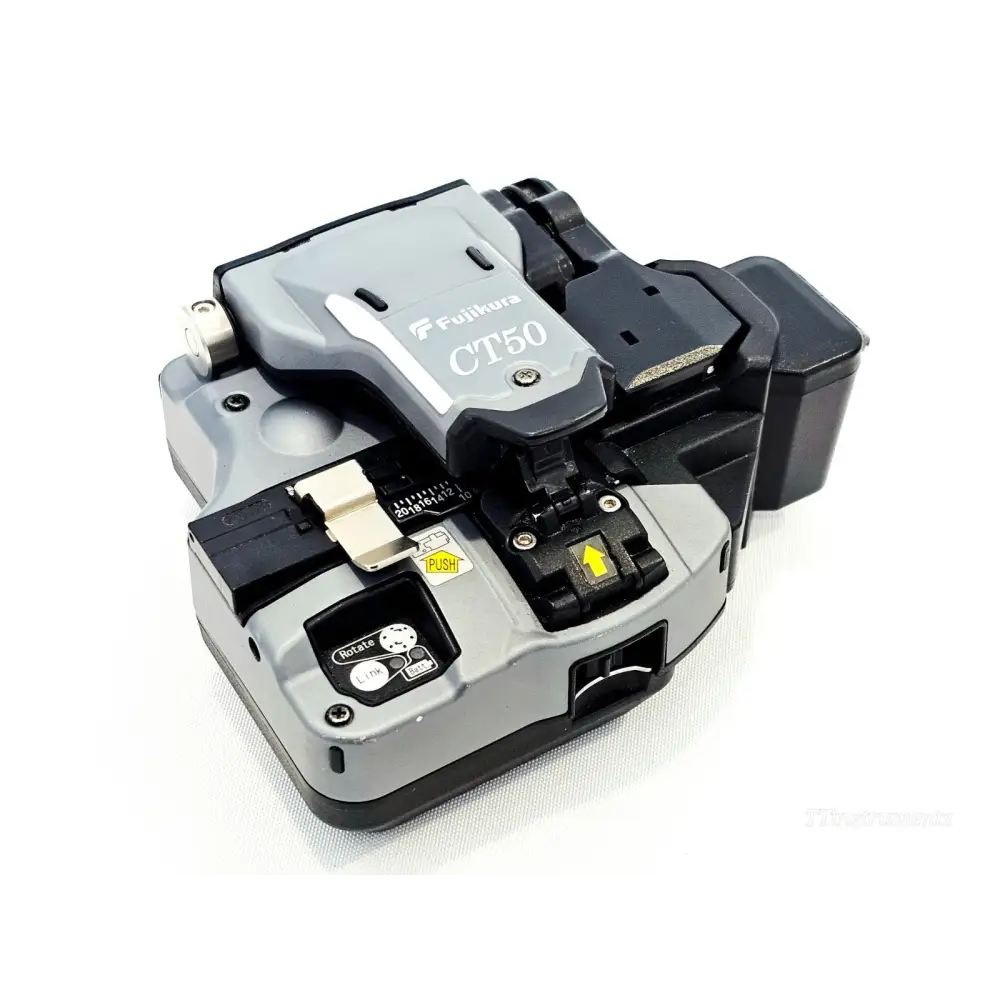 Fujikura FSM-22S fusion splicer in hard carrying case with work tray and AC adapter