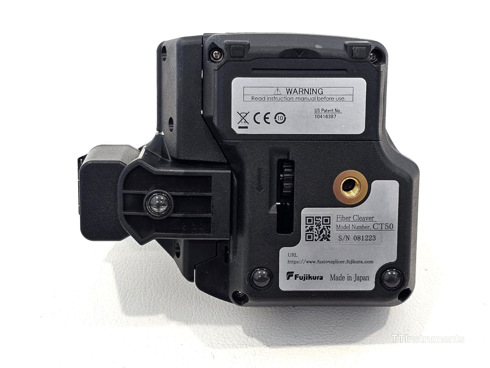 Fujikura 41S fusion splicer close-up showing ARC electrode detail and V-groove system