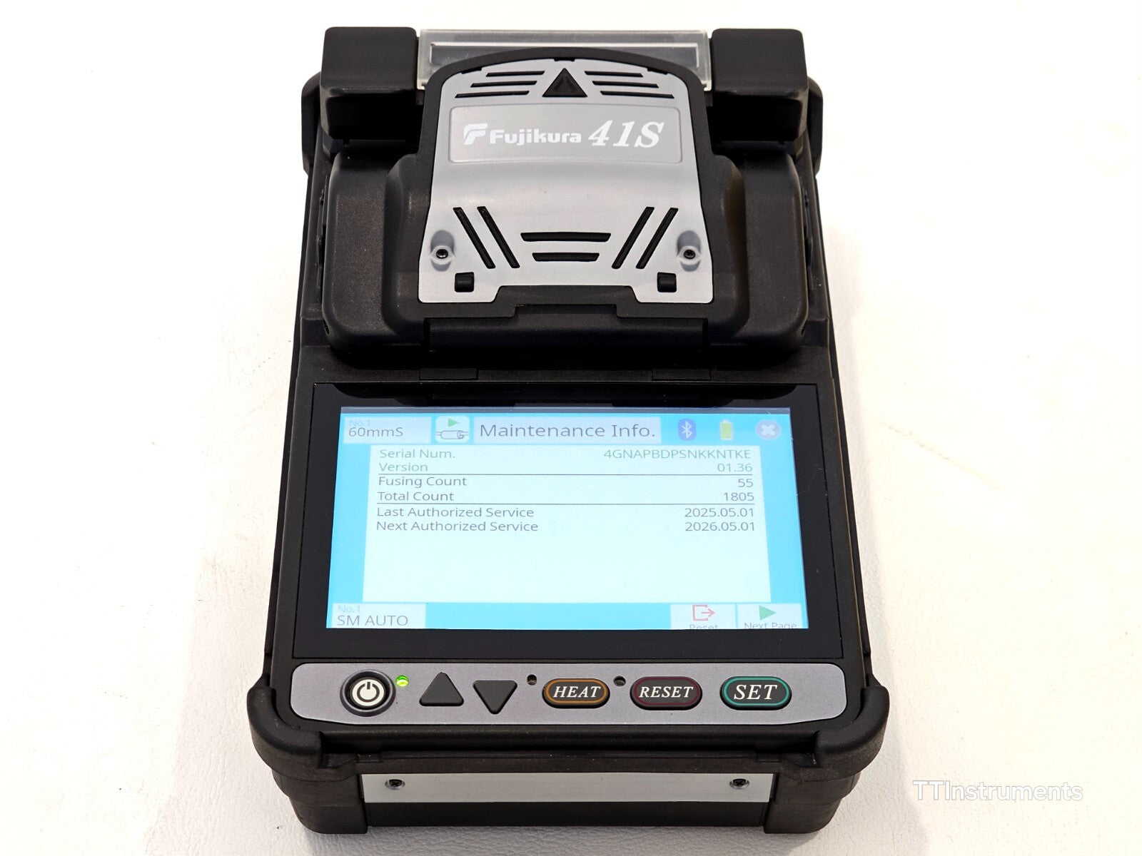 Fujikura 41S fusion splicer with hard carrying case and accessories included in the sale