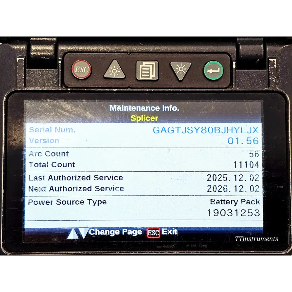 Fujikura FSM-62S+ maintenance screen showing arc count 56, total count 11104, firmware v01.56, service dates