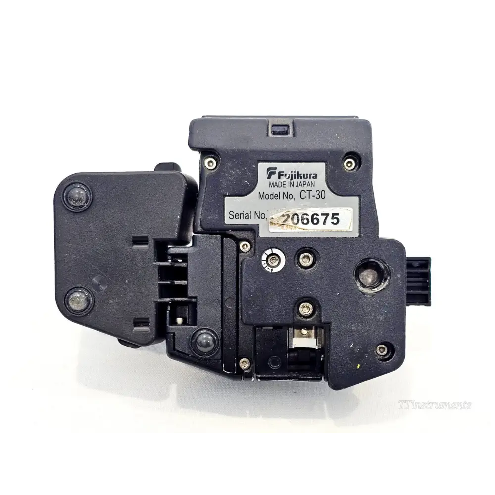 Fujikura CT-30 cleaver underside showing serial number label 206675 and Made in Japan marking