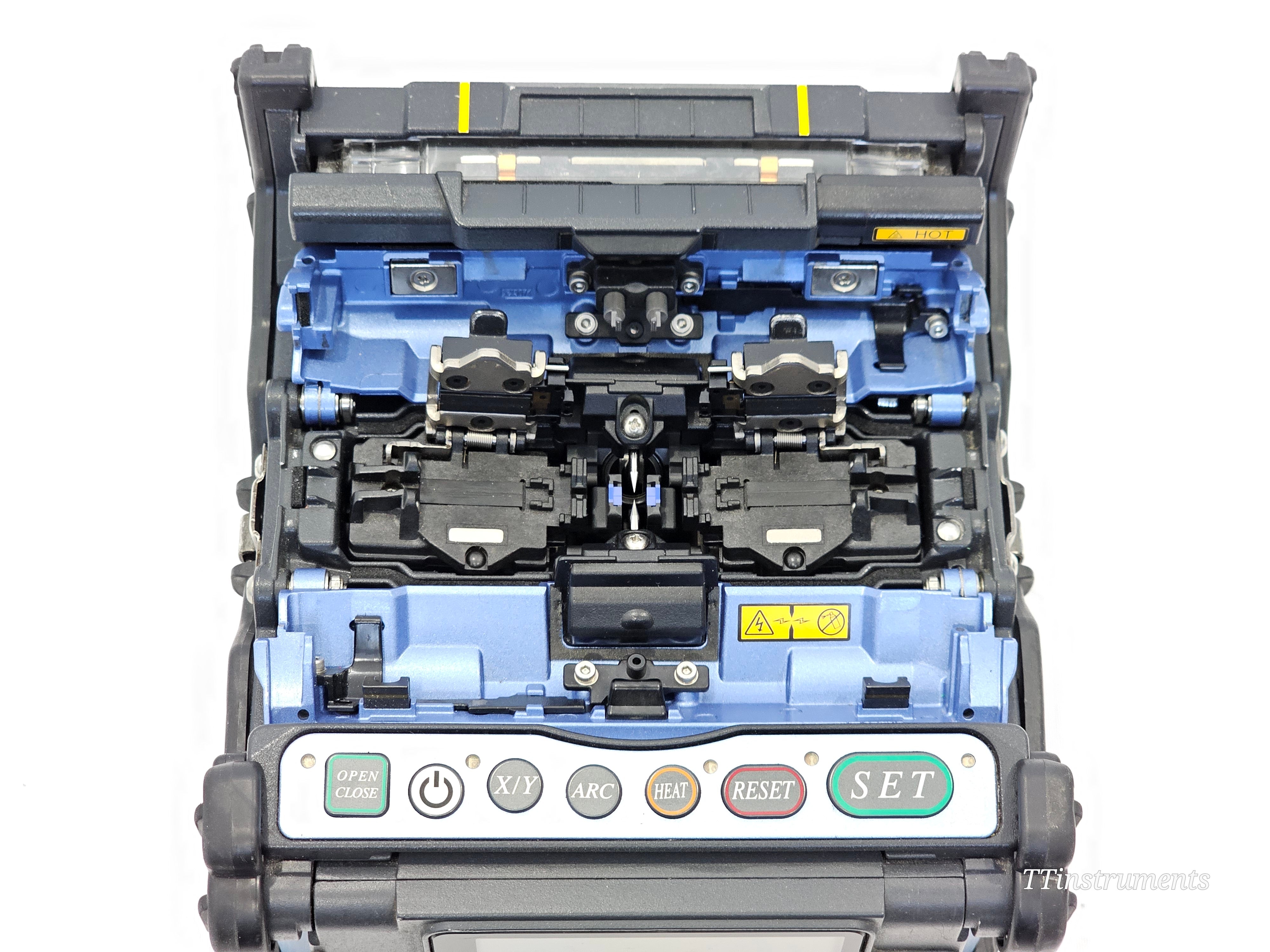 Fujikura 70S+ fusion splicer with battery pack and AC power adapter