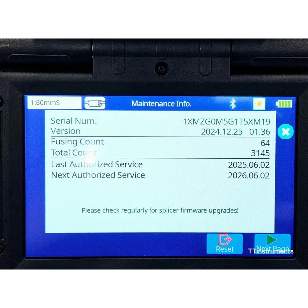 Fujikura 90S+ fusion splicer showing fibre V-groove and electrode assembly