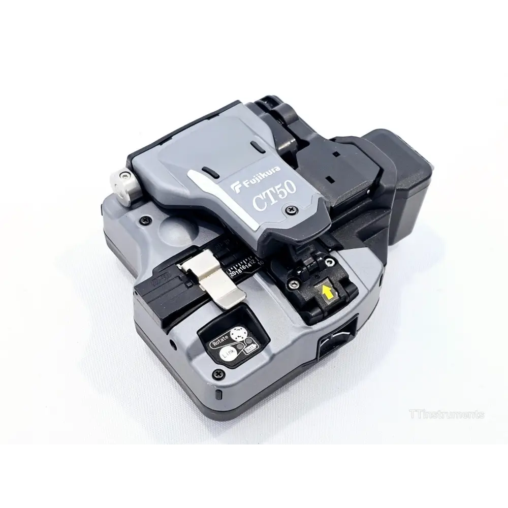 Fujikura 90S+ fusion splicer complete kit including hard carrying case, battery pack and AC adapter