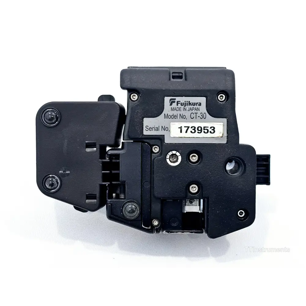 Full accessory bundle included with Fujikura FSM-60S splicer and CT-30 cleaver