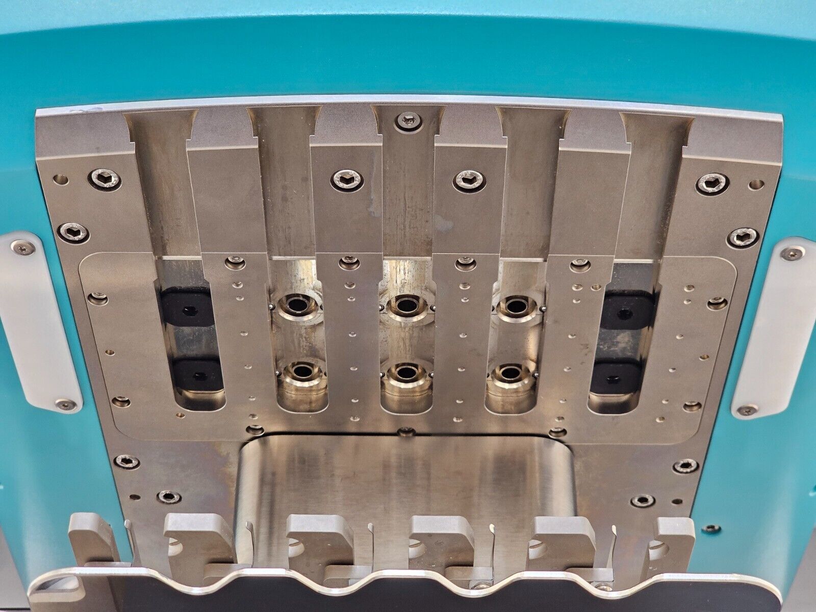 SPT Labtech Dragonfly Discovery Liquid Handling System – Functional, Ex-UKHSA